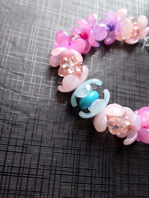 Beautiful flower pink tones elasticated bracelet - Image 2