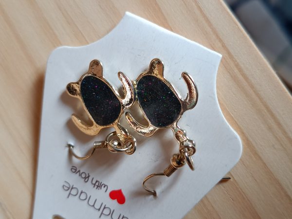 Small Silvertone resin turtle earrings for pierced ears - Image 2