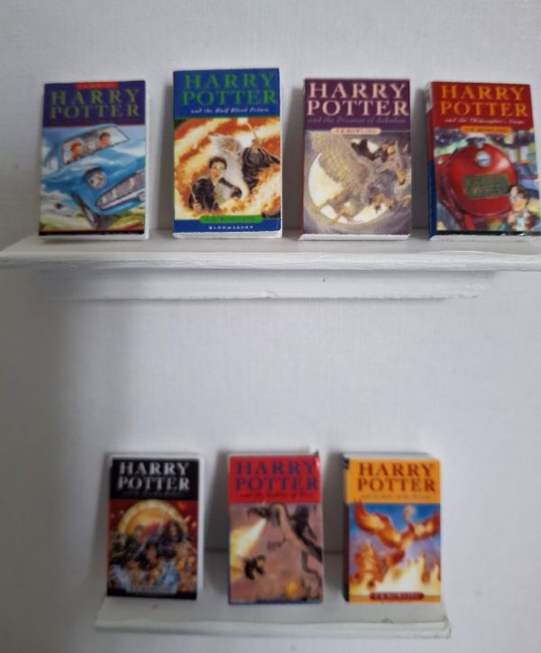 Book Nook (with 7 Harry Potter miniatures) - Image 5