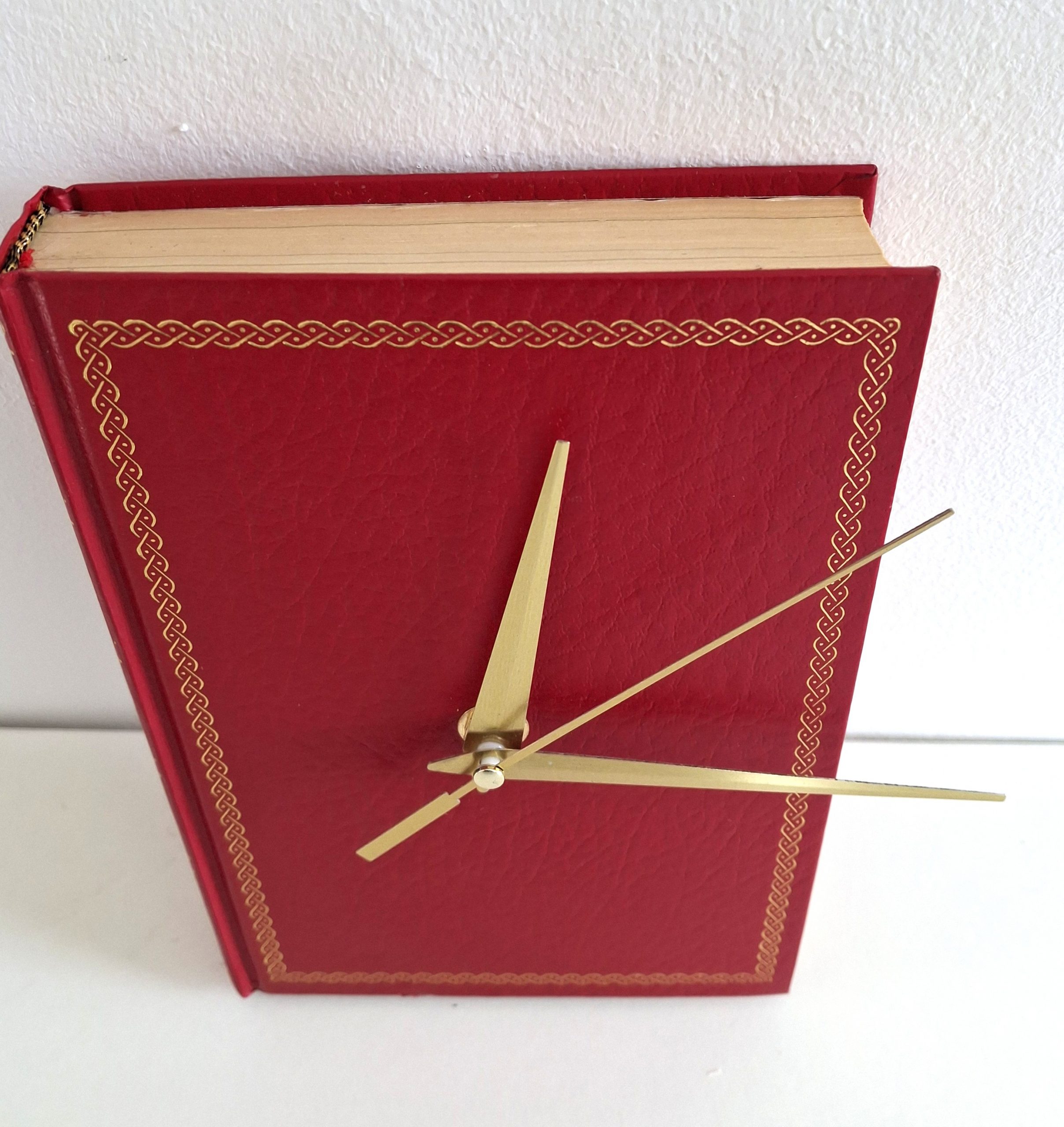 Book Clock - Image 2