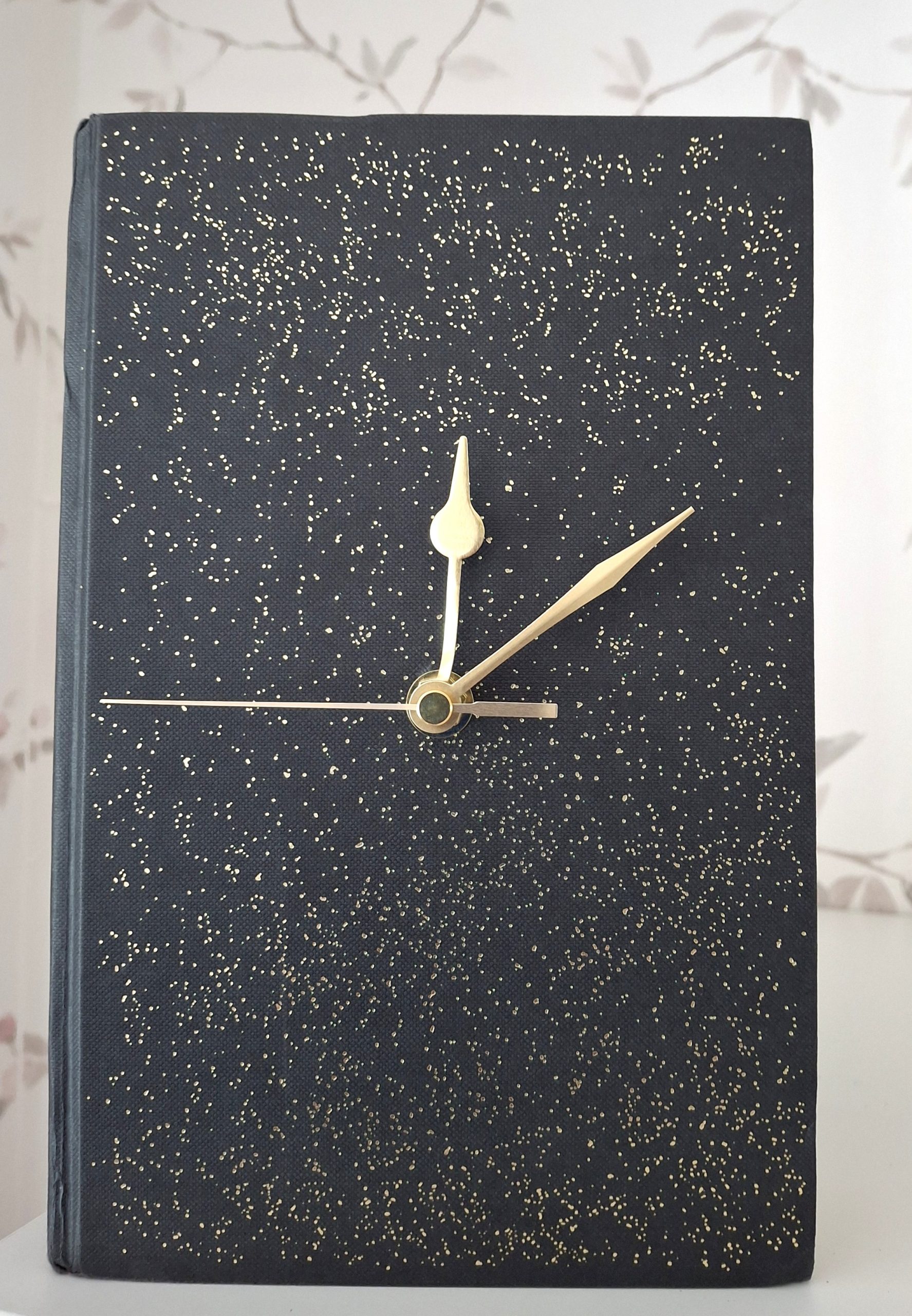 Book Clock - Image 3