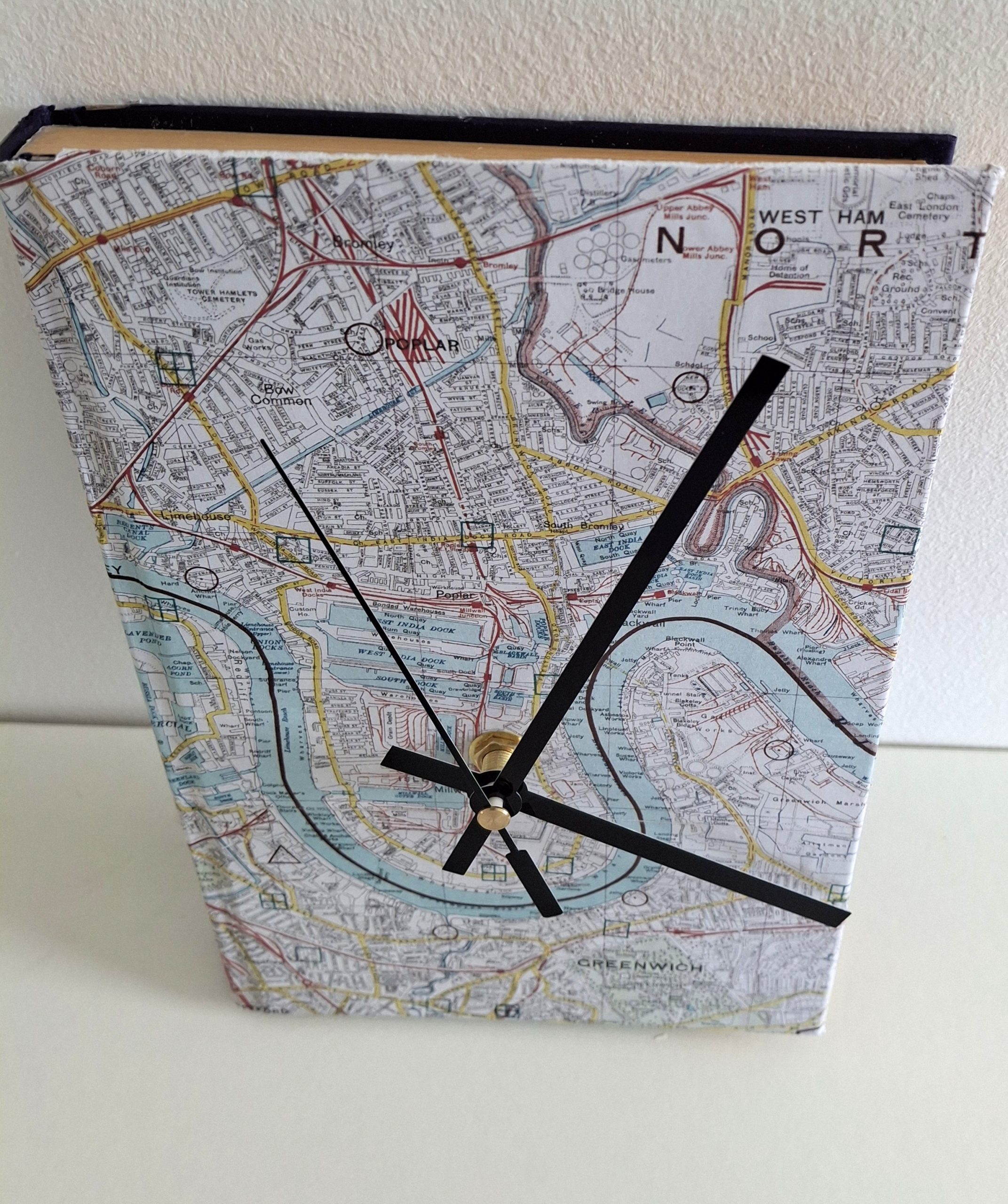 Book Clock - Image 2