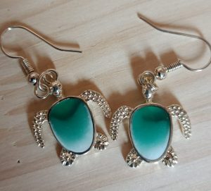 Small Silvertone resin turtle earrings for pierced ears