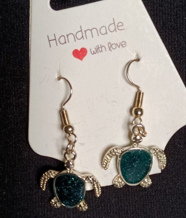 Small Silvertone resin turtle earrings for pierced ears