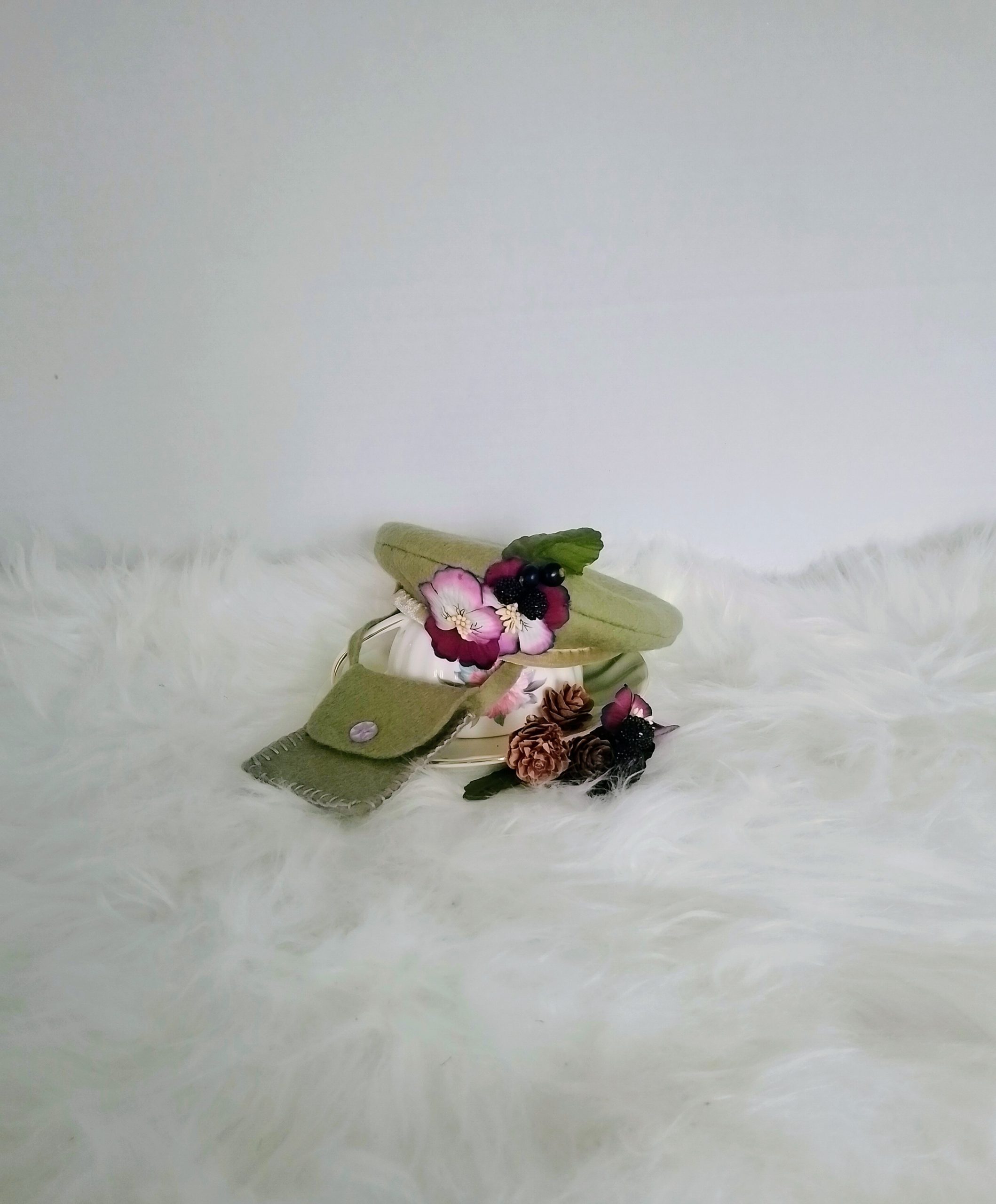 New, high-quality generic, non-branded soft toy teddy bear with unique, custom-made autumn skirt, jumper, French beret and handbag by Enchanting World. - Image 9