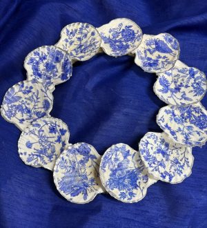 Scallop shell wreath