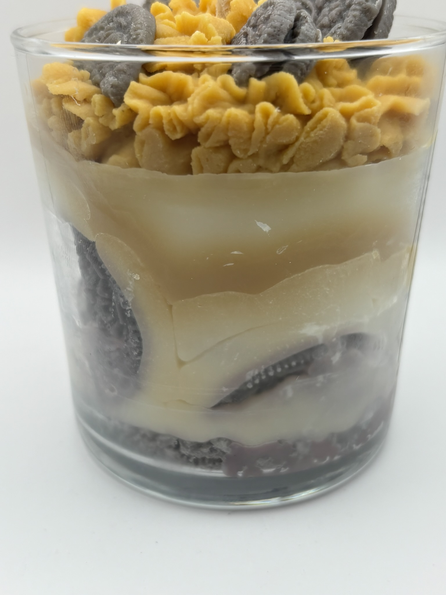 Handmade Cheesecake Candle with Biscuit Base – Vegan Soy Wax Dessert Candle - Image 3