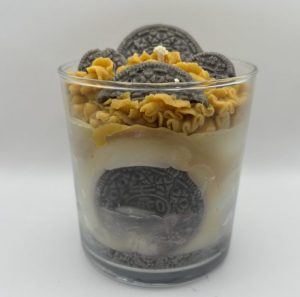 Handmade Cheesecake Candle with Biscuit Base – Vegan Soy Wax Dessert Candle