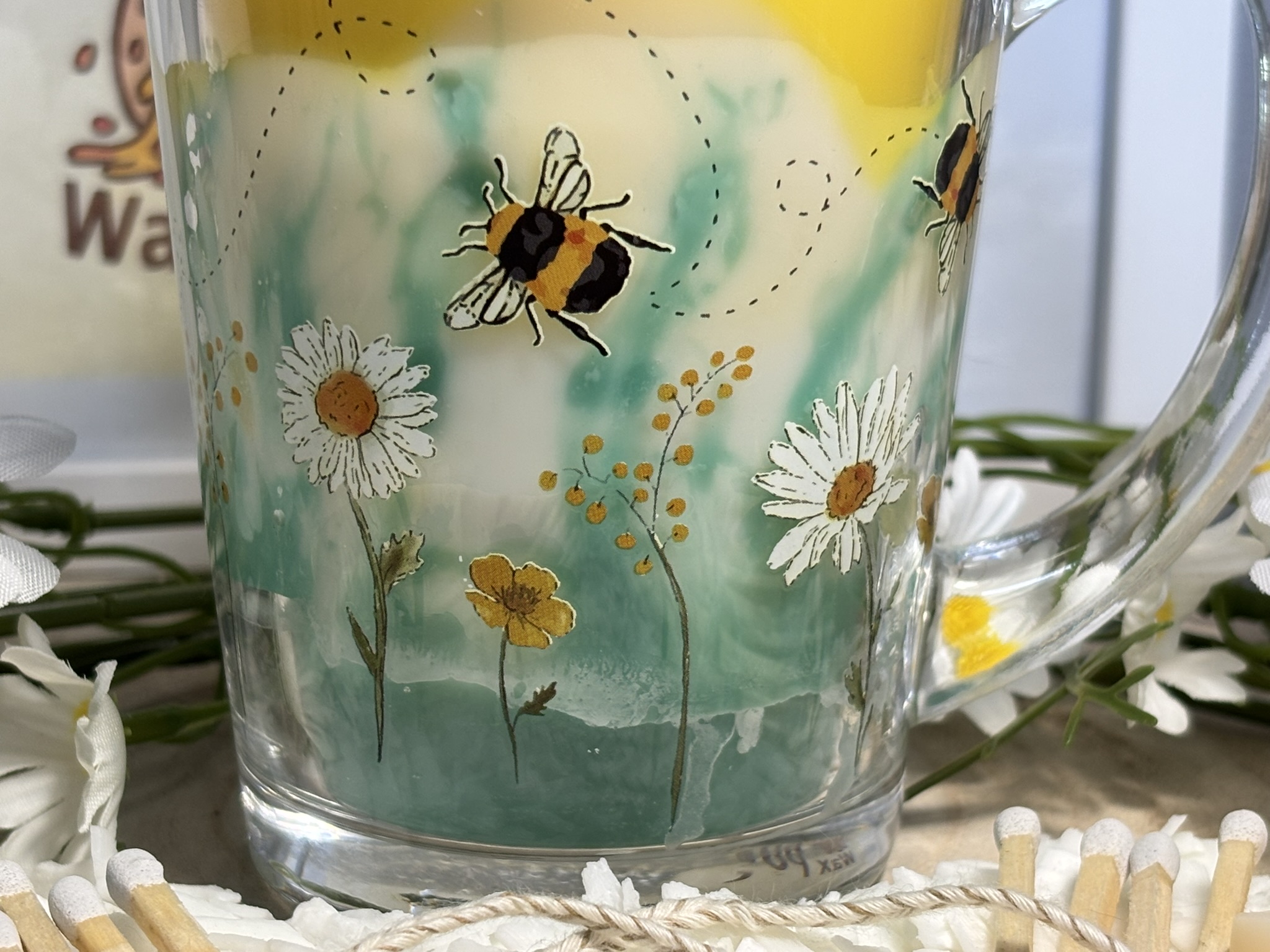 🌼✨ Daisy T‑Mug Candle — Handmade Perfume‑Inspired Soy Wax - Image 4