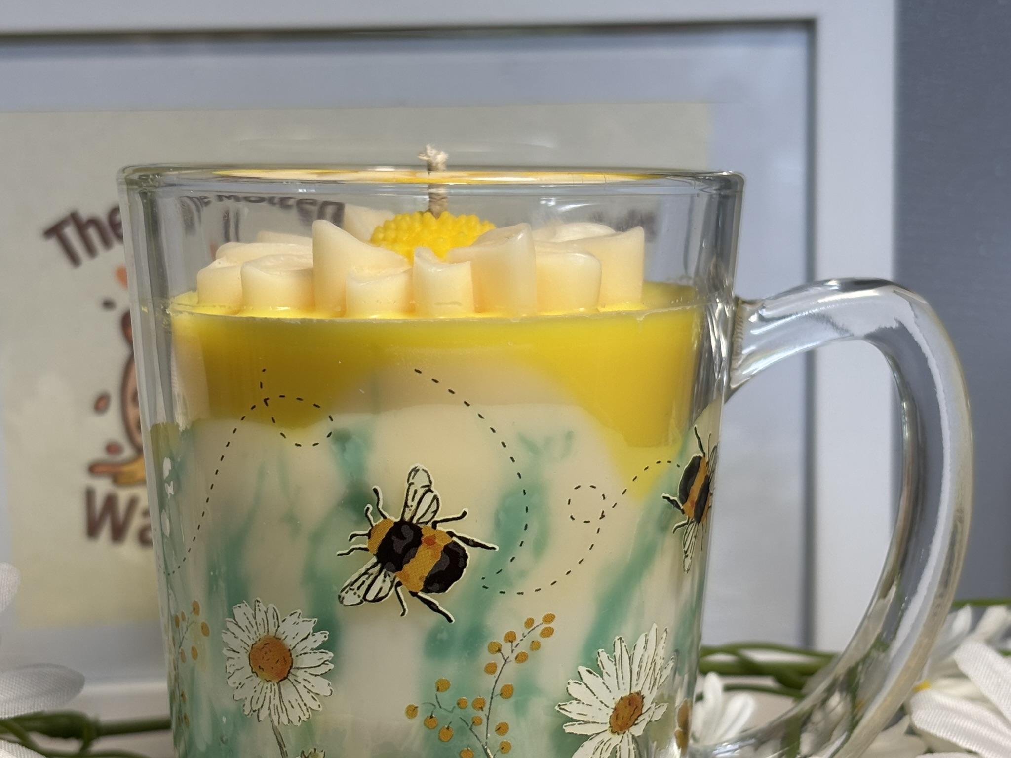 🌼✨ Daisy T‑Mug Candle — Handmade Perfume‑Inspired Soy Wax - Image 5