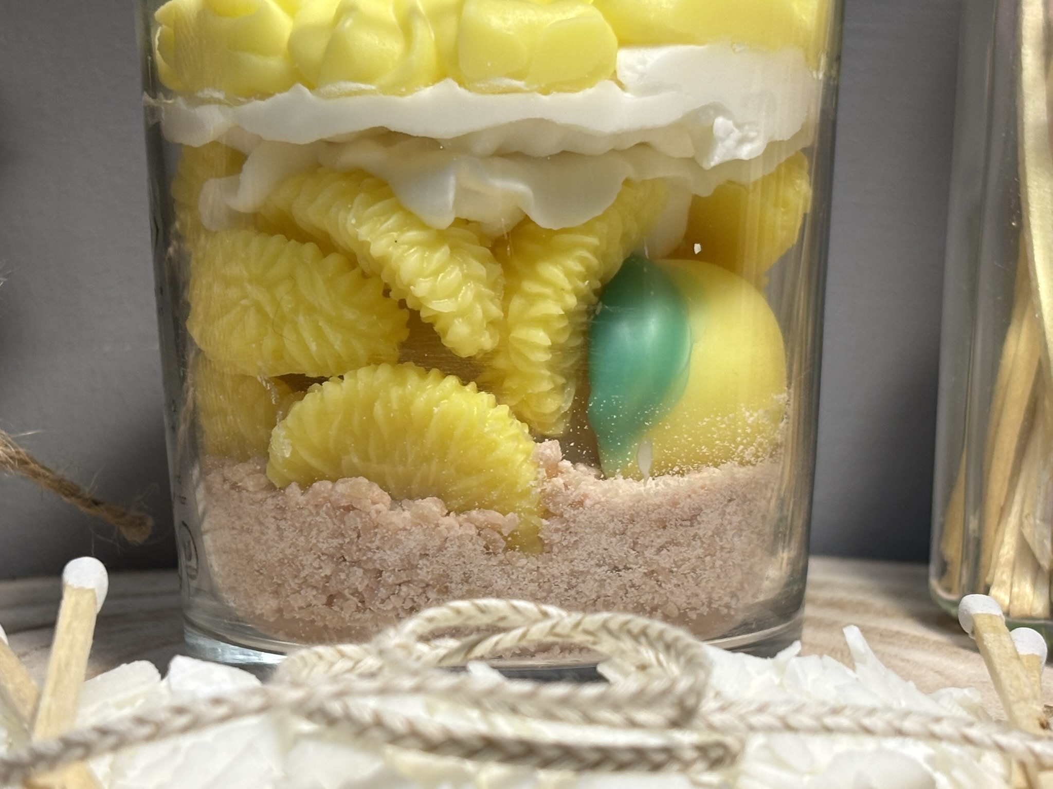 🍋 Lemon Meringue‑Style Dessert Candle — Handmade Citrus‑Cream Soy Wax - Image 10