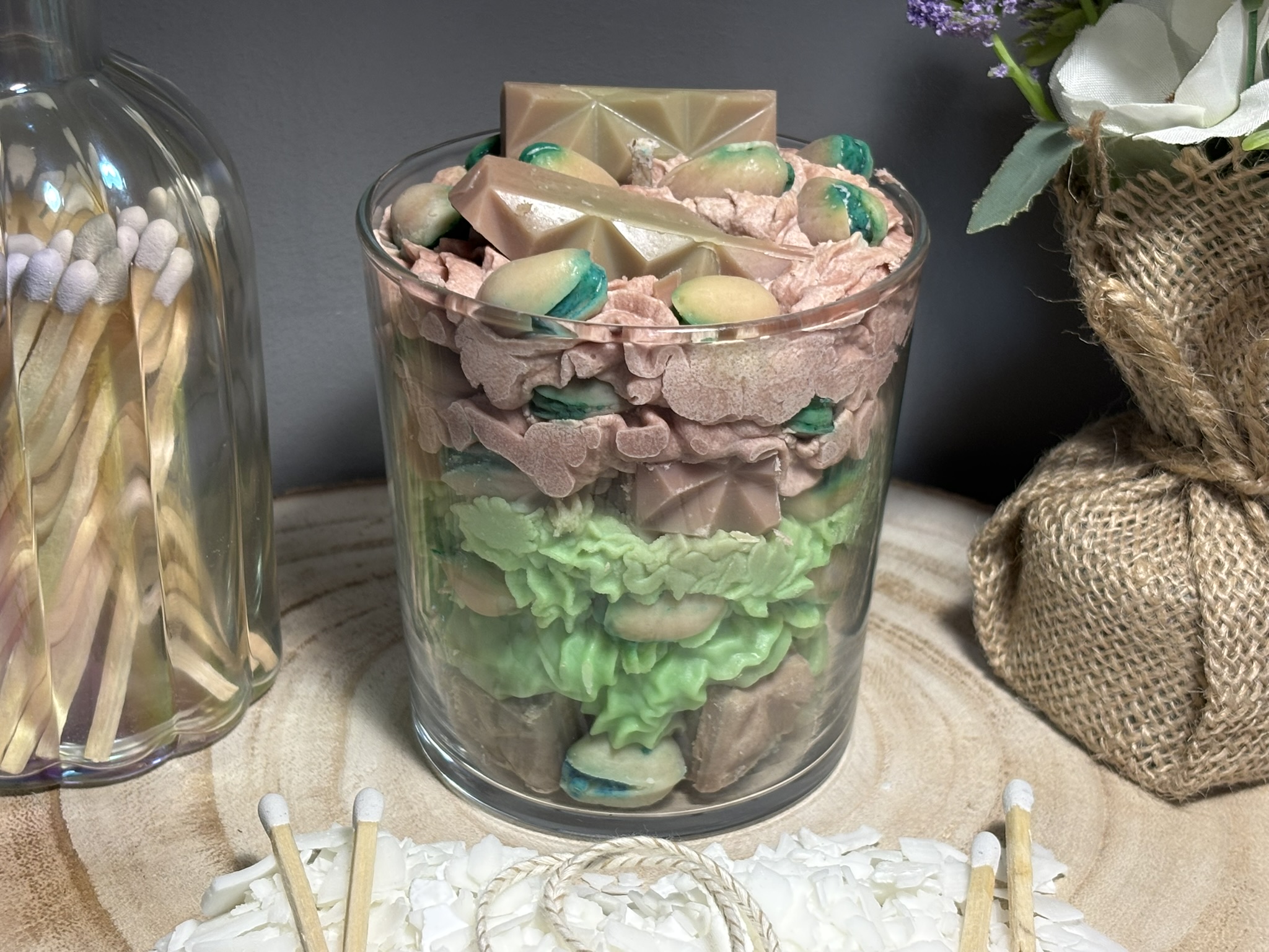🍫🥜 Dubai Chocolate Pistachio Dessert Candle — Handmade Luxury Soy Wax - Image 3
