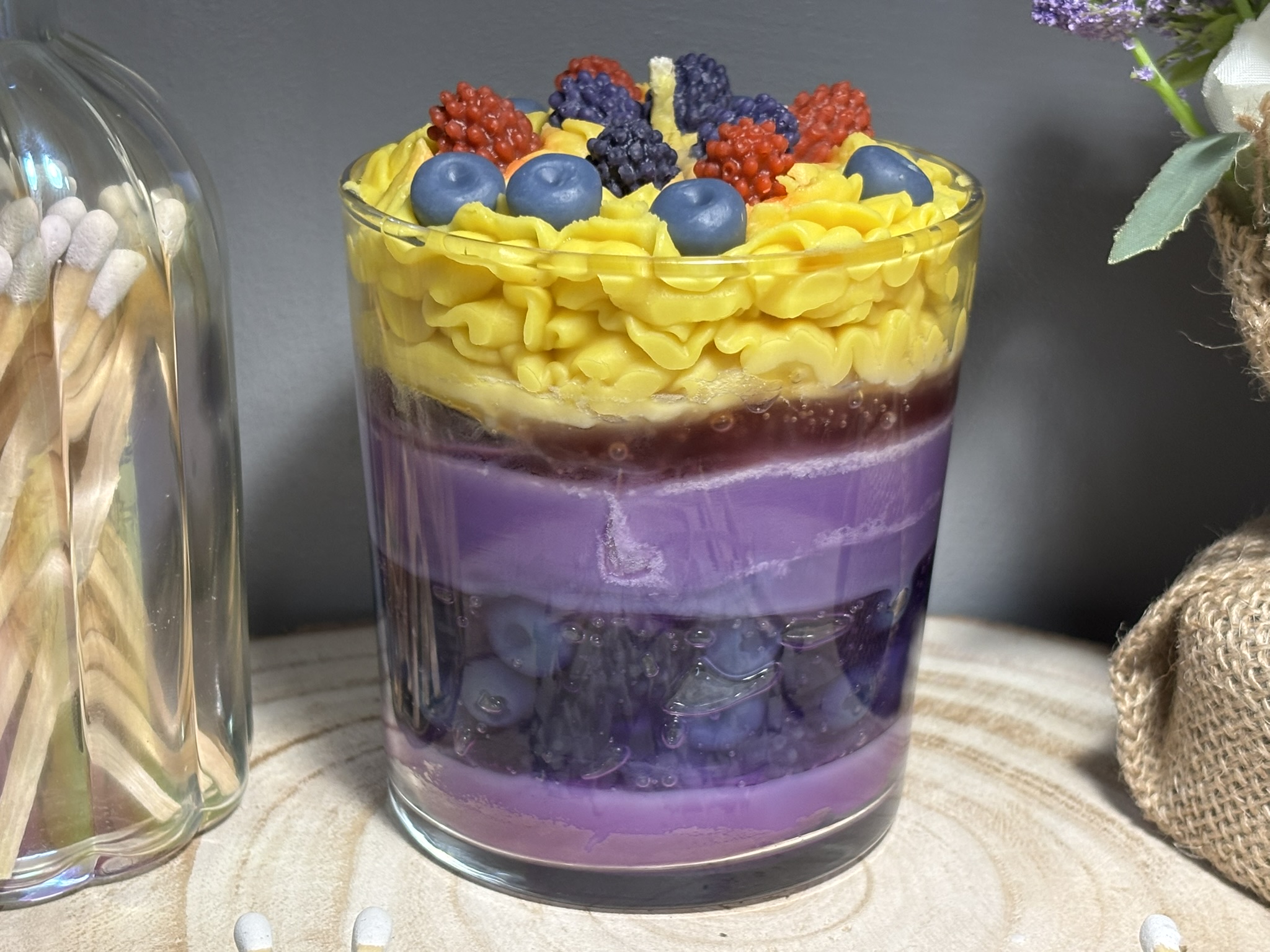🫐 Heavenly Berries Cupcake – Blueberry & Raspberry Dessert Candle - Image 3
