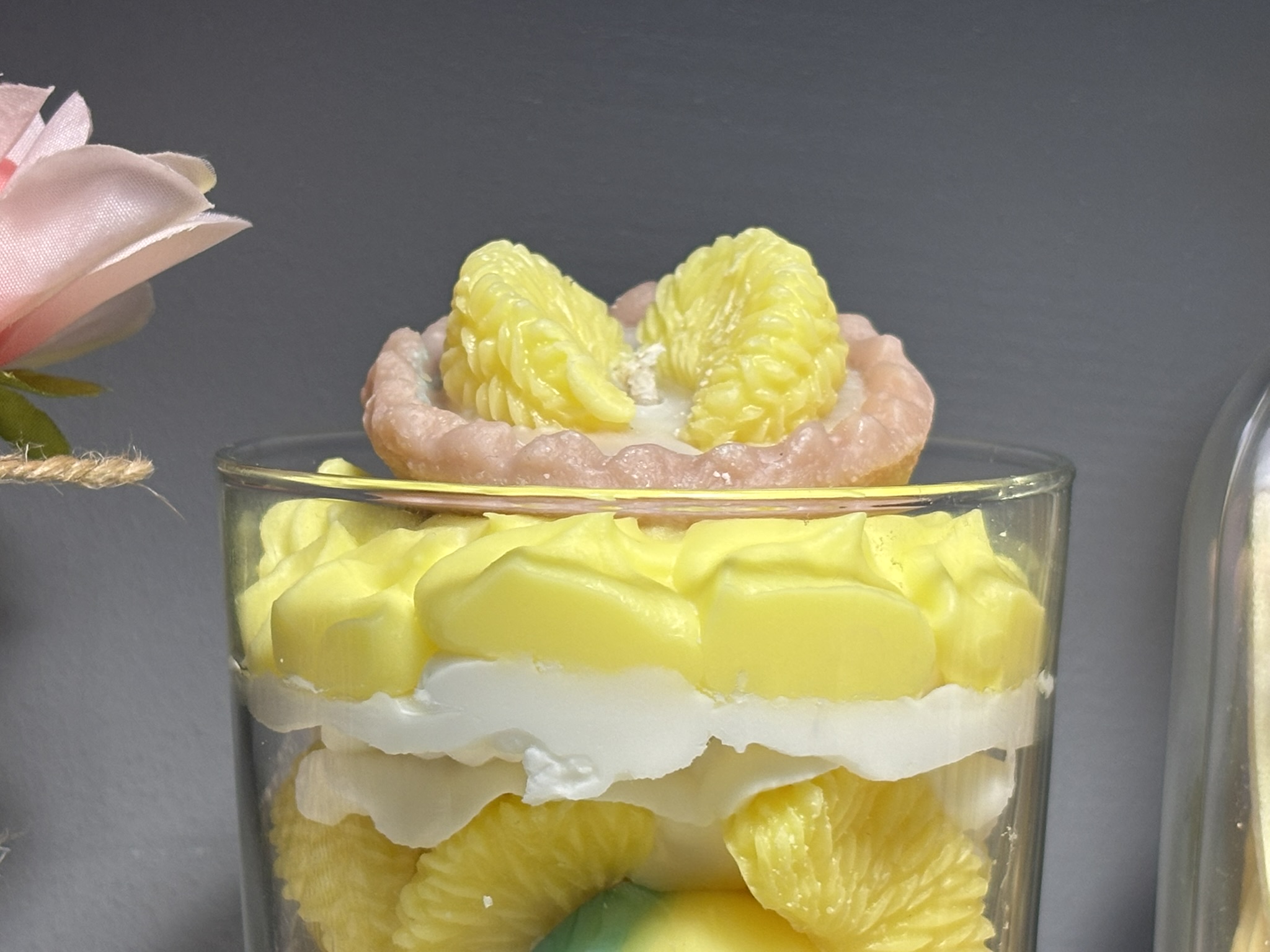 🍋 Lemon Meringue‑Style Dessert Candle — Handmade Citrus‑Cream Soy Wax - Image 4