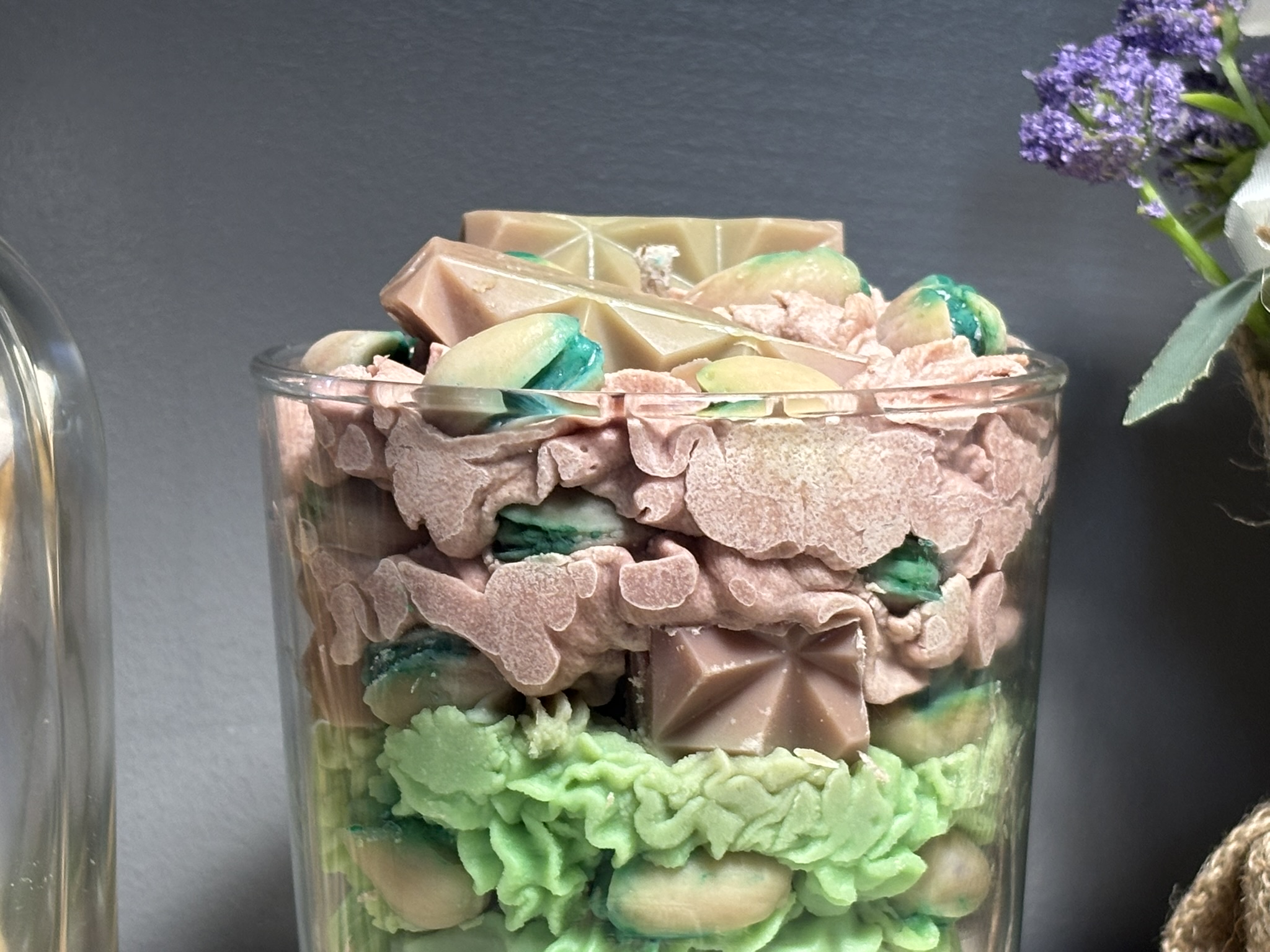 🍫🥜 Dubai Chocolate Pistachio Dessert Candle — Handmade Luxury Soy Wax - Image 5