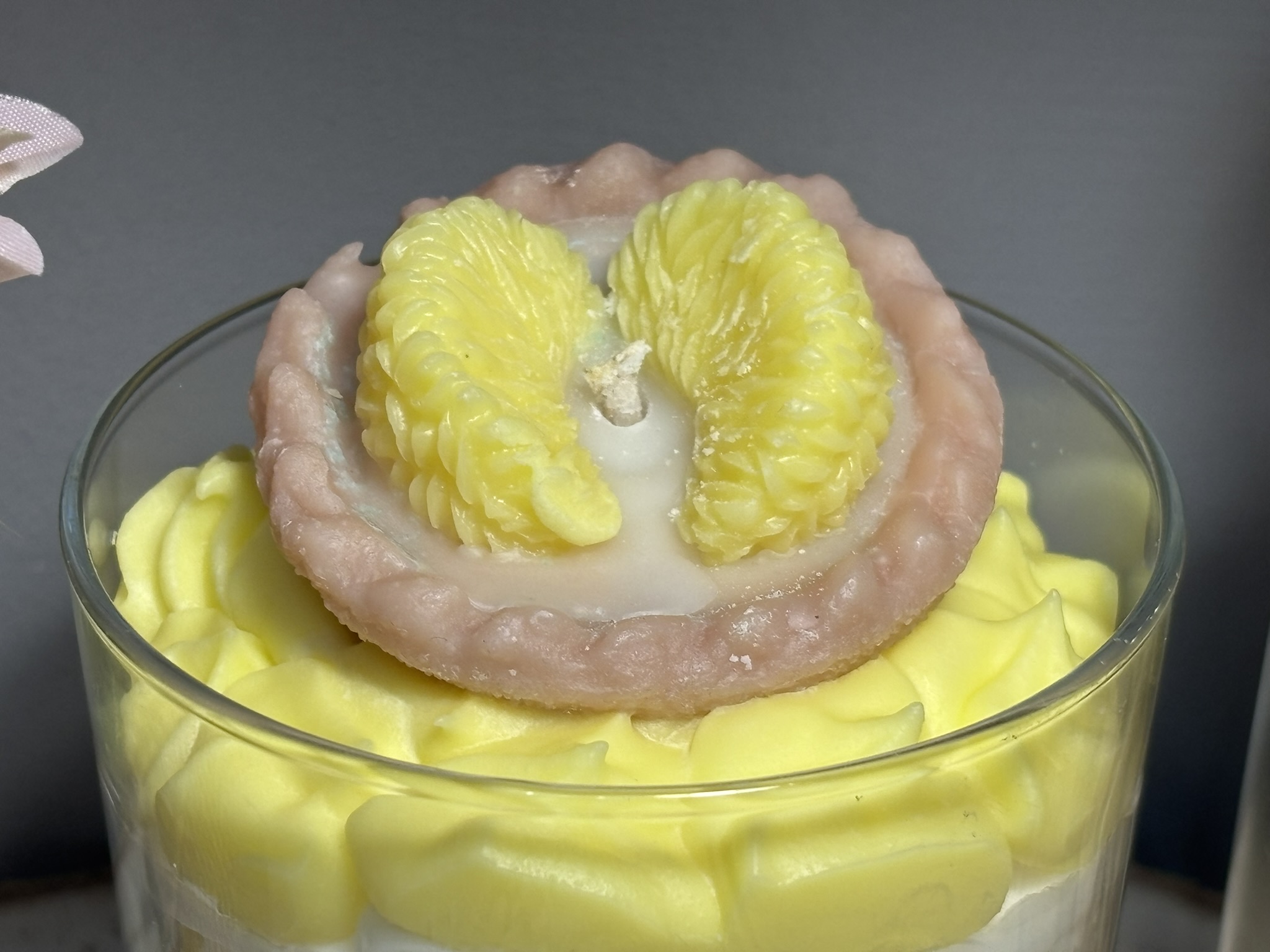 🍋 Lemon Meringue‑Style Dessert Candle — Handmade Citrus‑Cream Soy Wax - Image 6