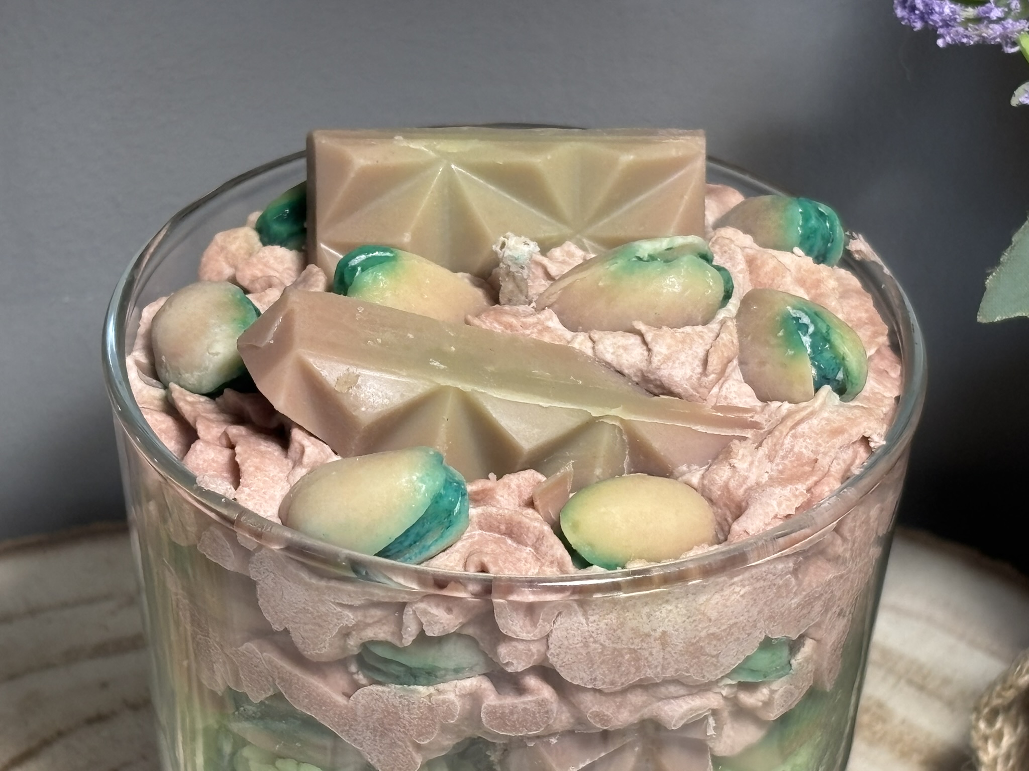 🍫🥜 Dubai Chocolate Pistachio Dessert Candle — Handmade Luxury Soy Wax - Image 7