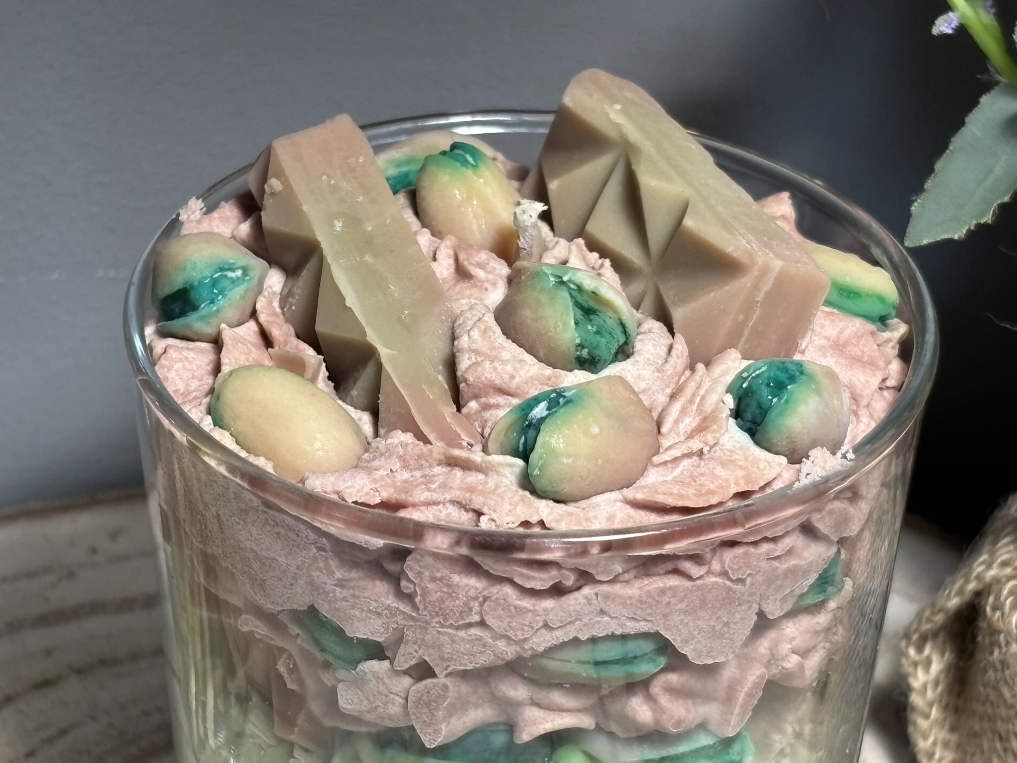 🍫🥜 Dubai Chocolate Pistachio Dessert Candle — Handmade Luxury Soy Wax - Image 8