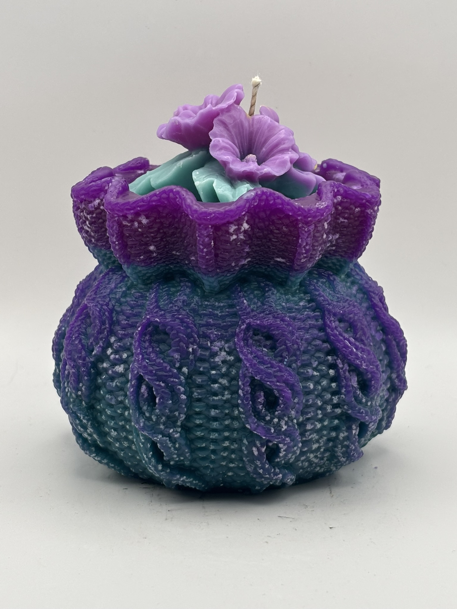 🌿 Teal & Purple Woven Bag‑Style Pillar Candle — Fresh Linen Scent - Image 2