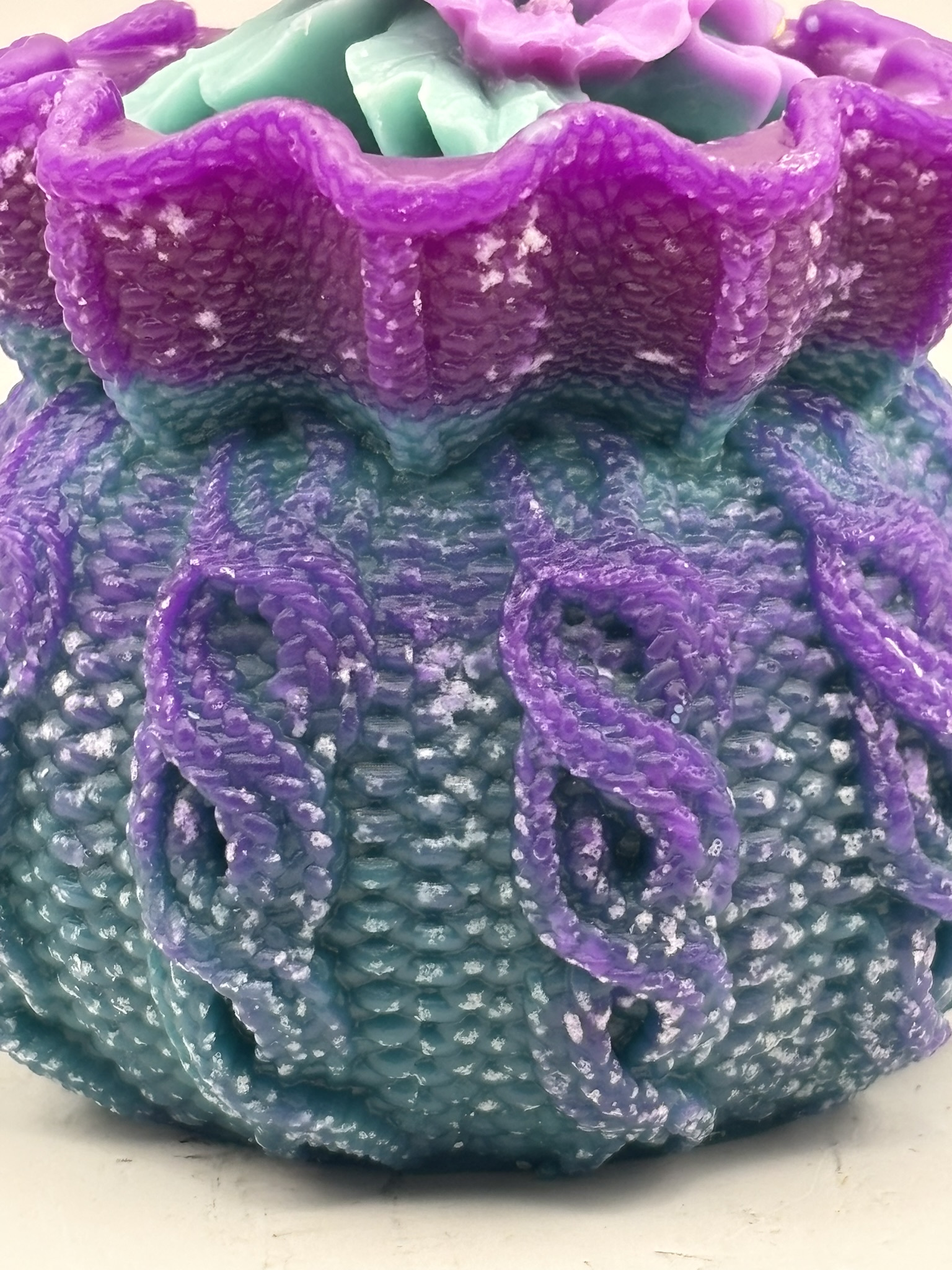 🌿 Teal & Purple Woven Bag‑Style Pillar Candle — Fresh Linen Scent - Image 8
