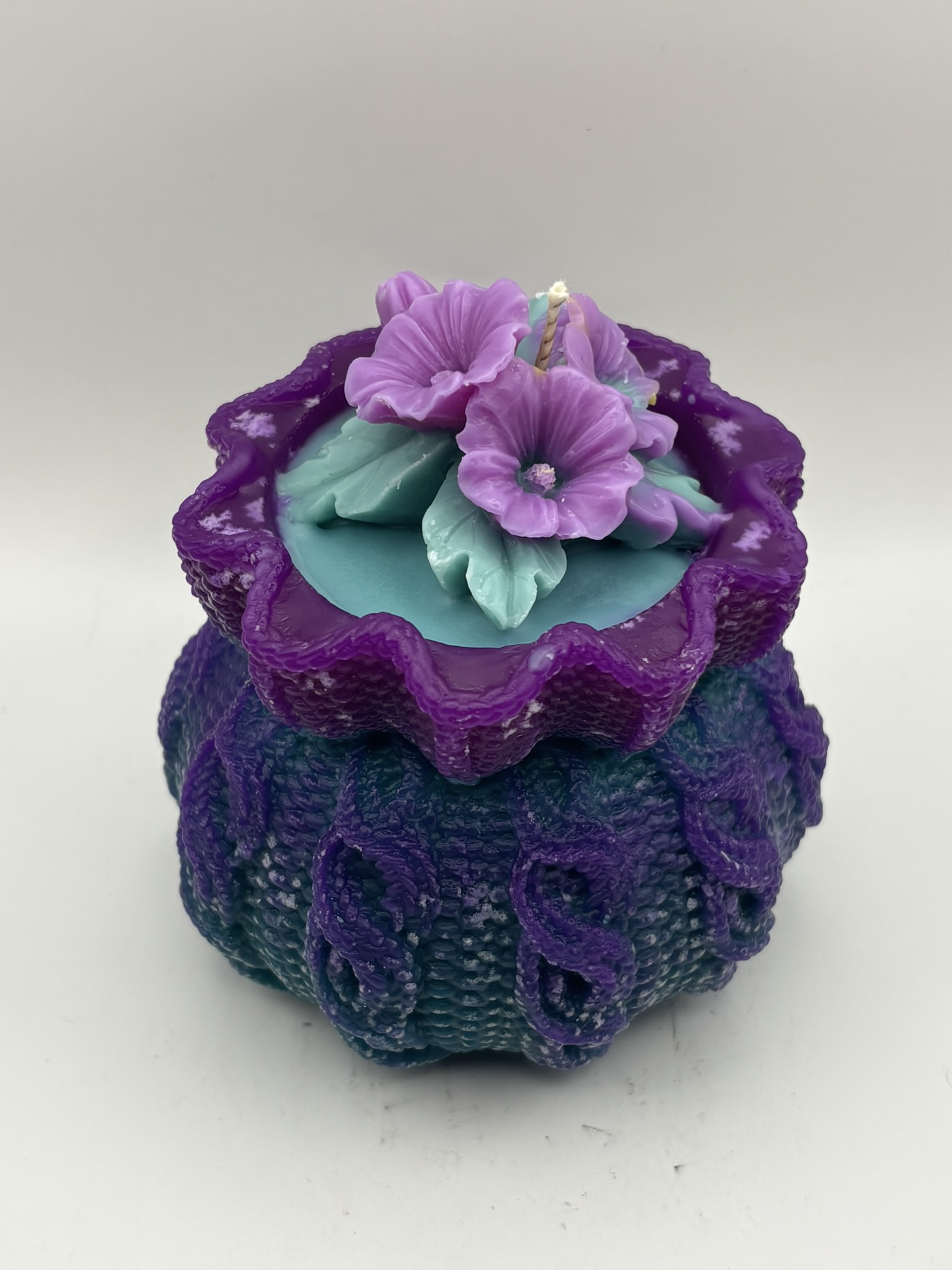 🌿 Teal & Purple Woven Bag‑Style Pillar Candle — Fresh Linen Scent - Image 3