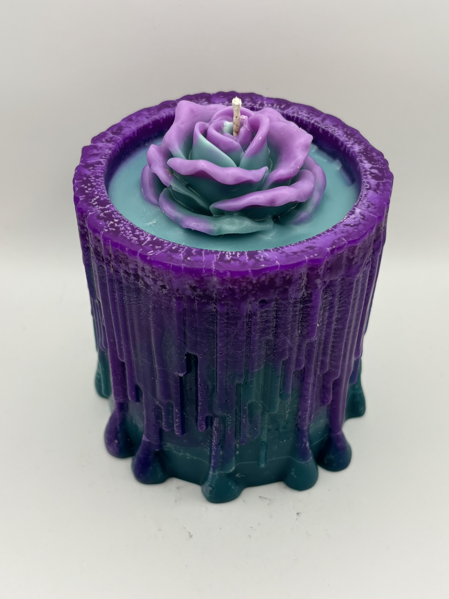 🌾 Mystic Rose Drip Candle — Linen Fresh Scent - Image 3