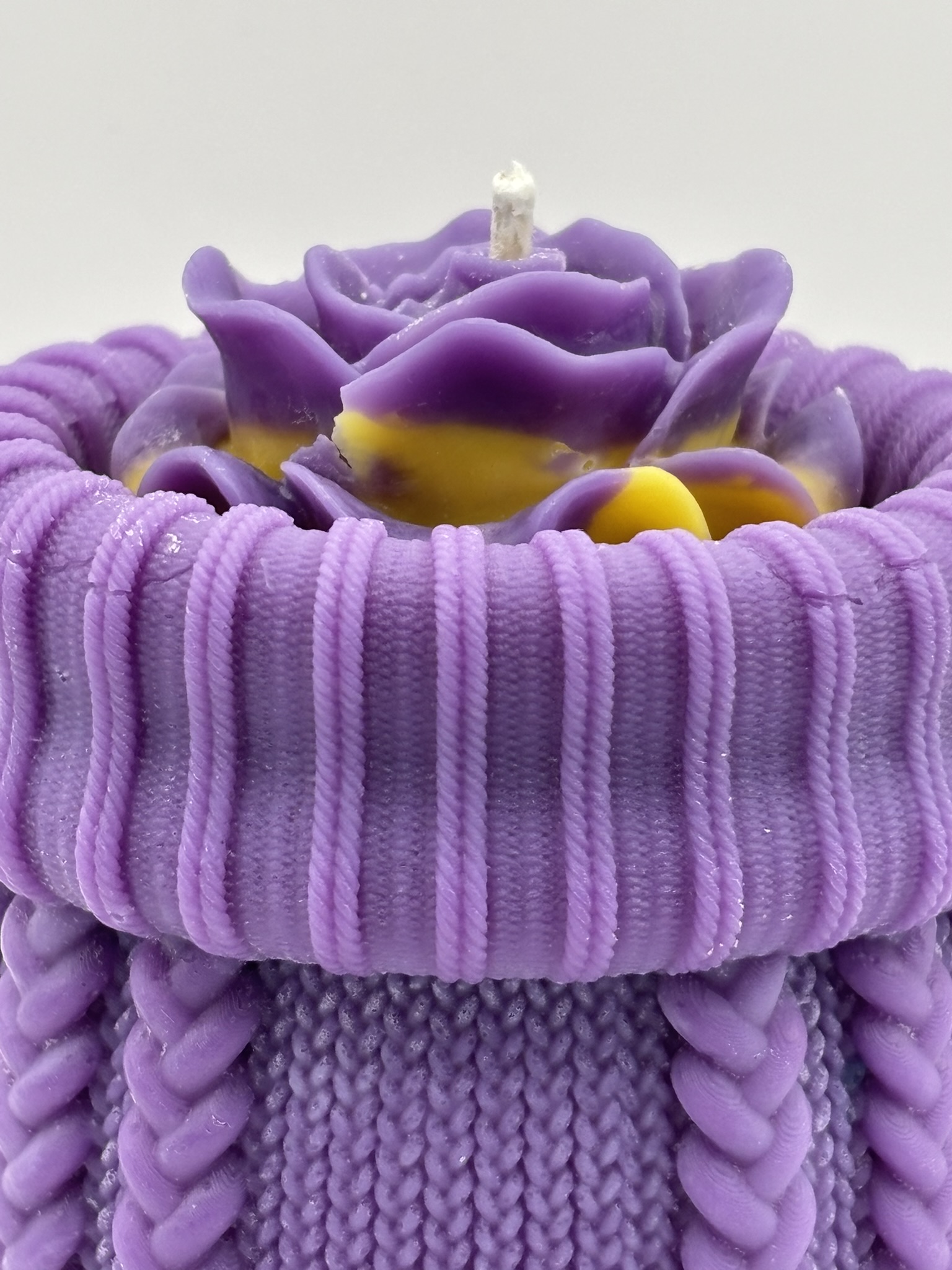 💐🧴 Small Alien Woven Cuff Pillar Candle — Alien (Perfume Inspired) - Image 7