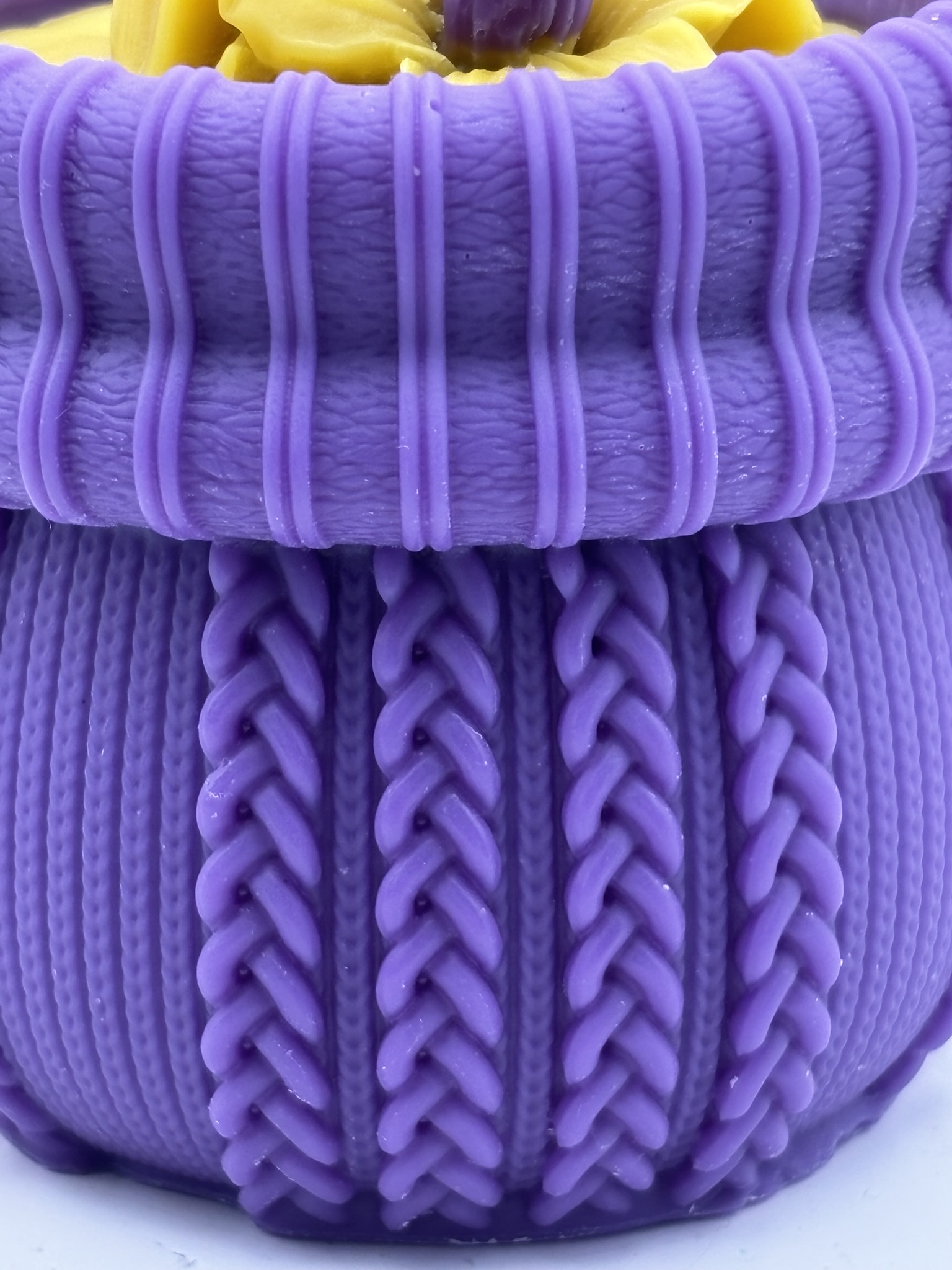 💐🧴 Large Alien Woven Cuff Pillar Candle — Alien (Perfume Inspired) - Image 7