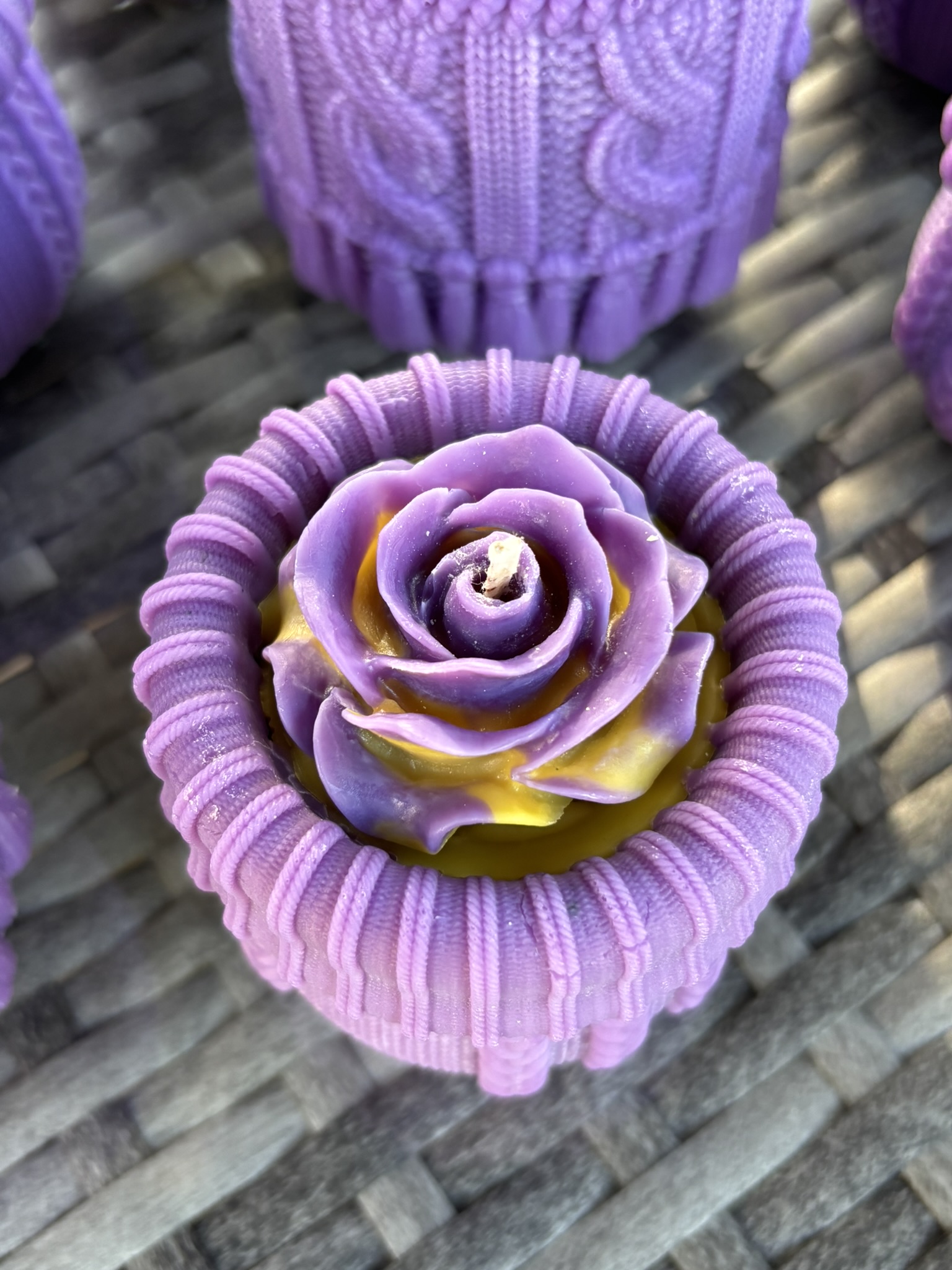 💐🧴 Small Alien Woven Cuff Pillar Candle — Alien (Perfume Inspired) - Image 3