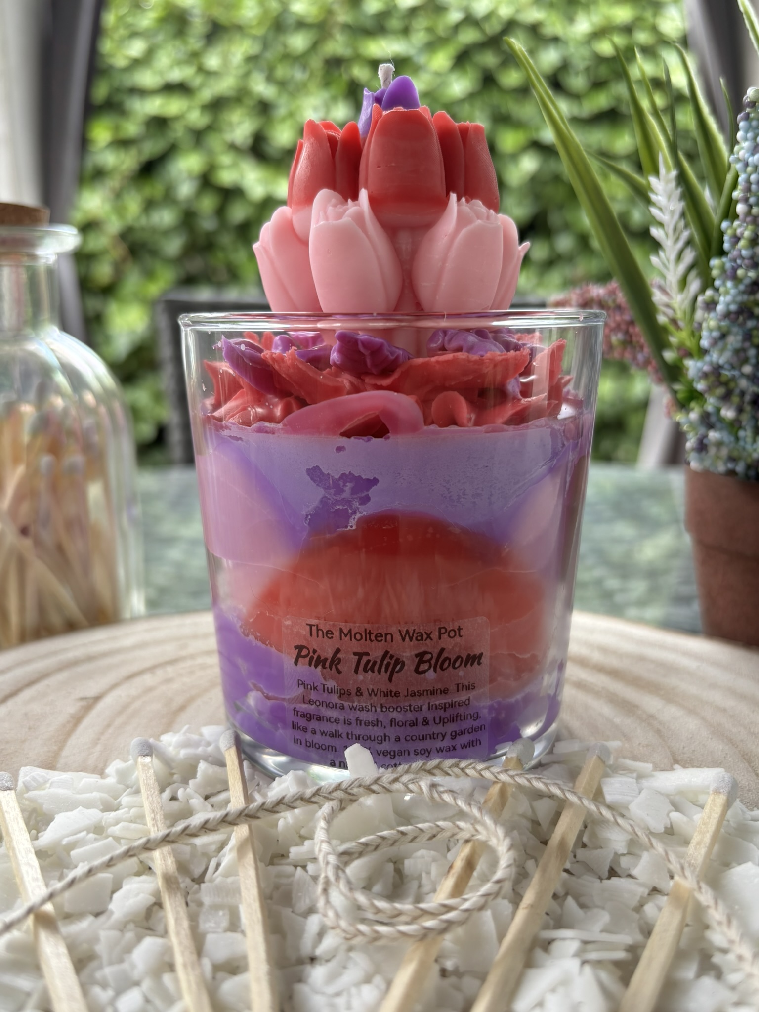 🌷 Pink Tulip Bloom Floral Candle – Hand‑Sculpted Bouquet Design