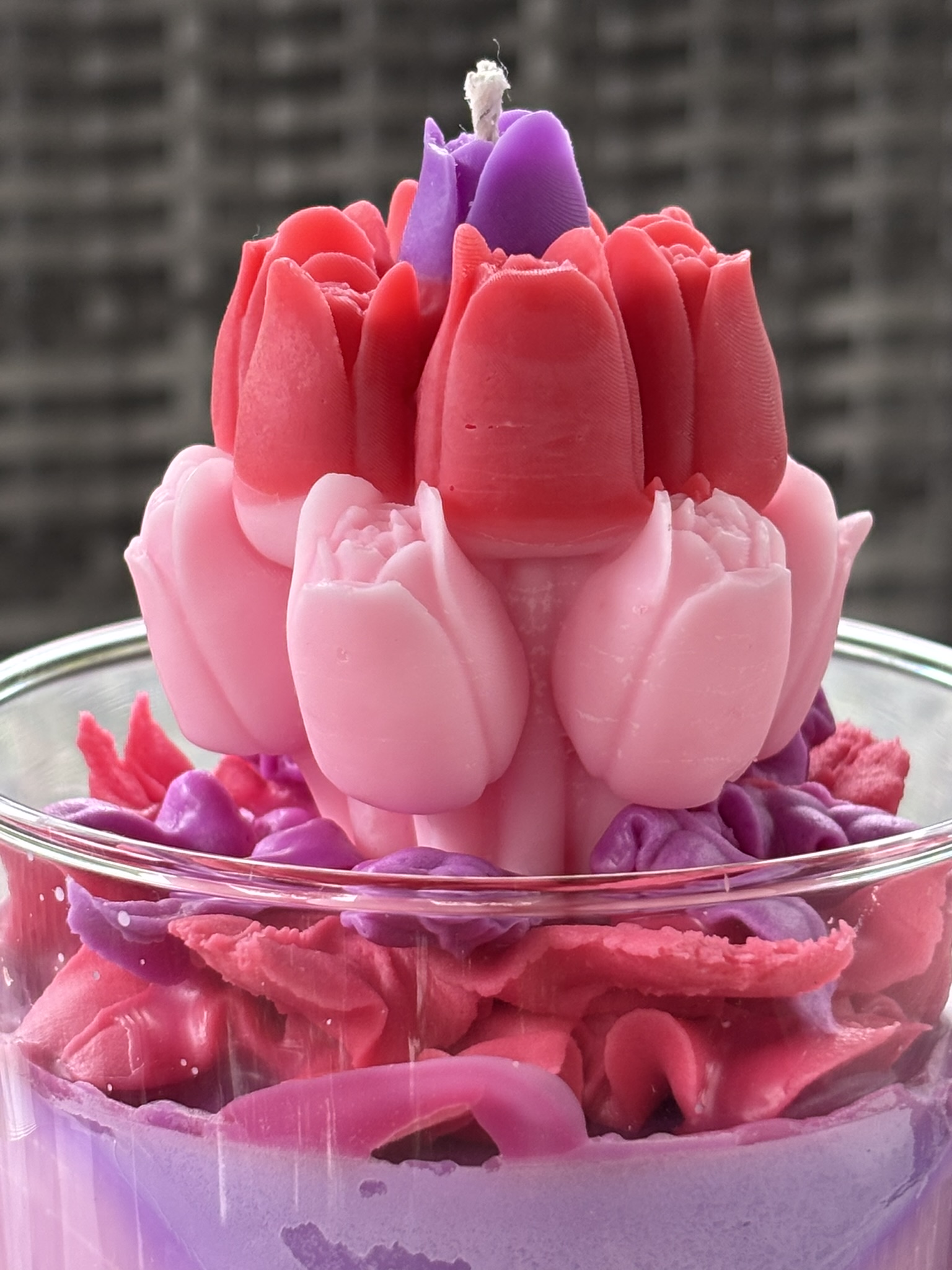 🌷 Pink Tulip Bloom Floral Candle – Hand‑Sculpted Bouquet Design - Image 3