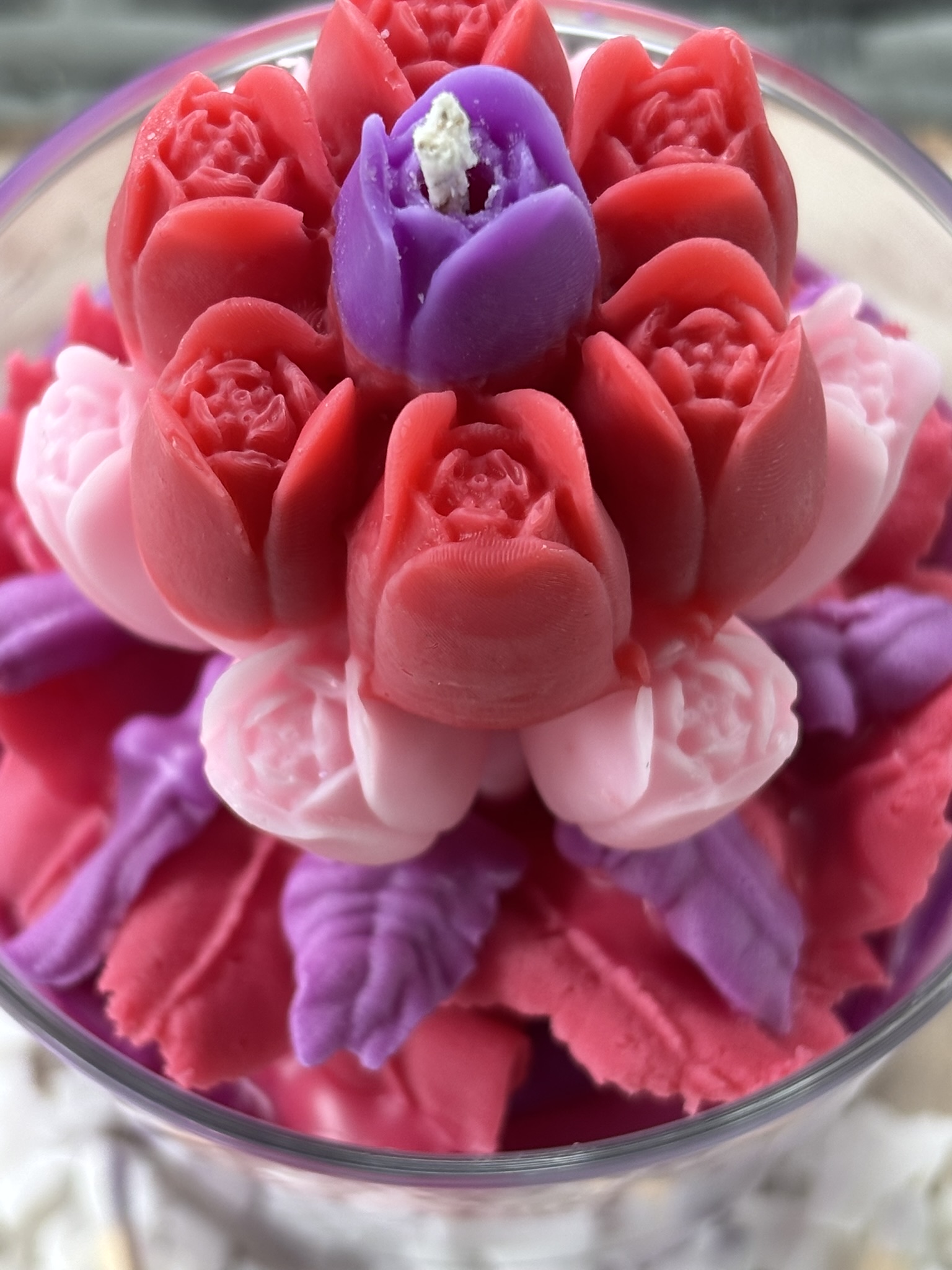 🌷 Pink Tulip Bloom Floral Candle – Hand‑Sculpted Bouquet Design - Image 6