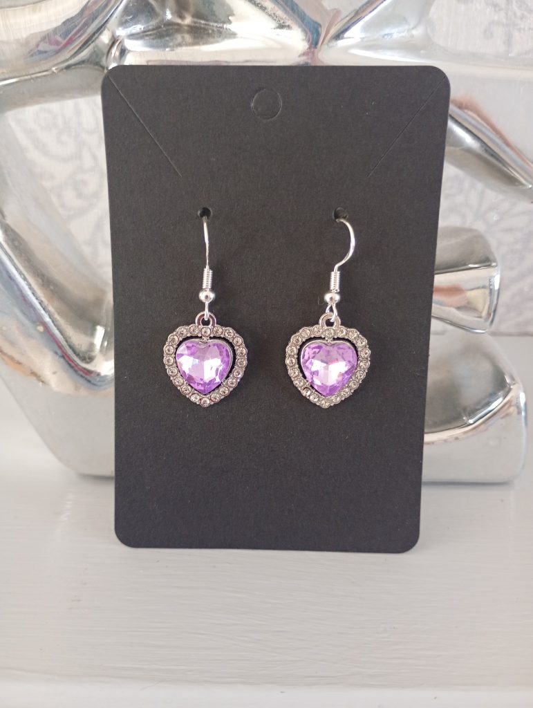 Sparkly heart earrings in lilac
