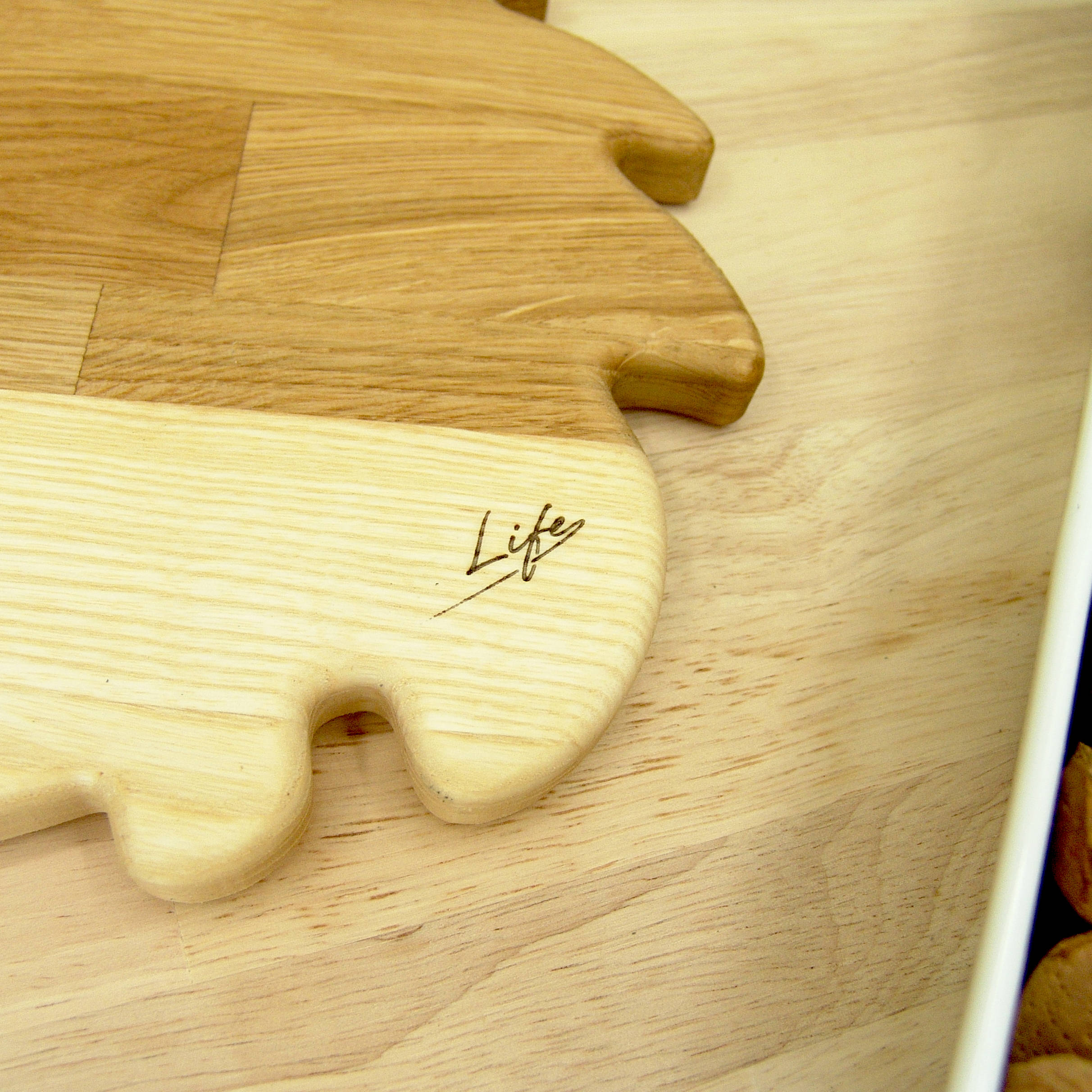 Hedgehog Chopping Board - Oak & Ash Hand Made - Image 9