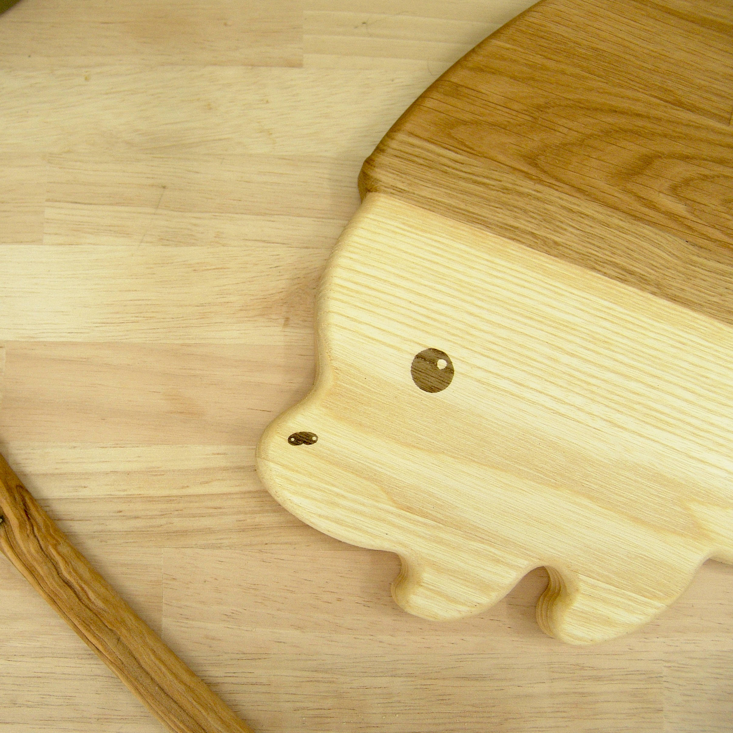 Hedgehog Chopping Board - Oak & Ash Hand Made - Image 2