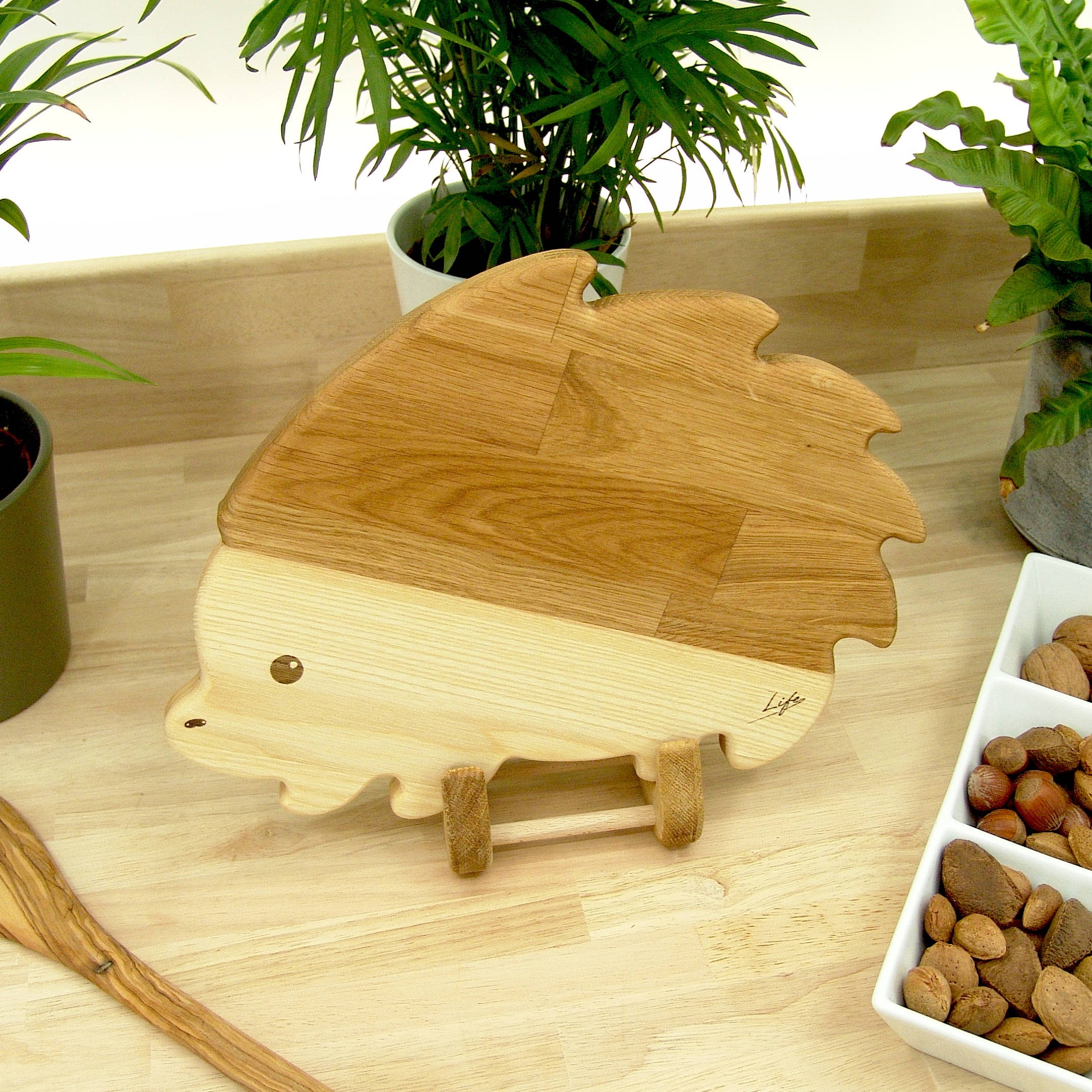 Hedgehog Chopping Board - Oak & Ash Hand Made - Image 4