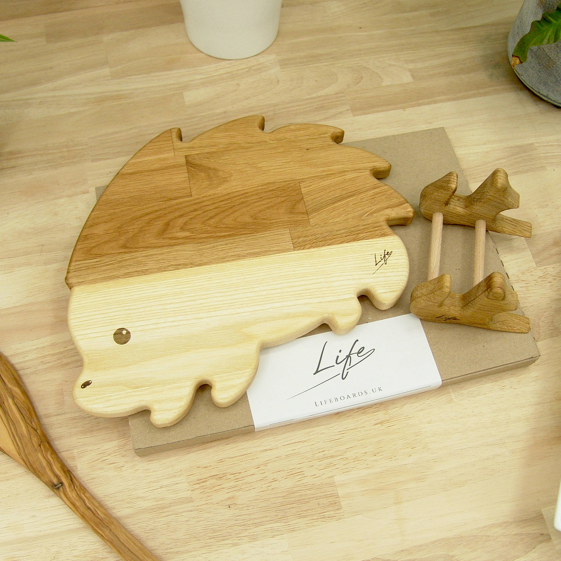 Hedgehog Chopping Board - Oak & Ash Hand Made - Image 7