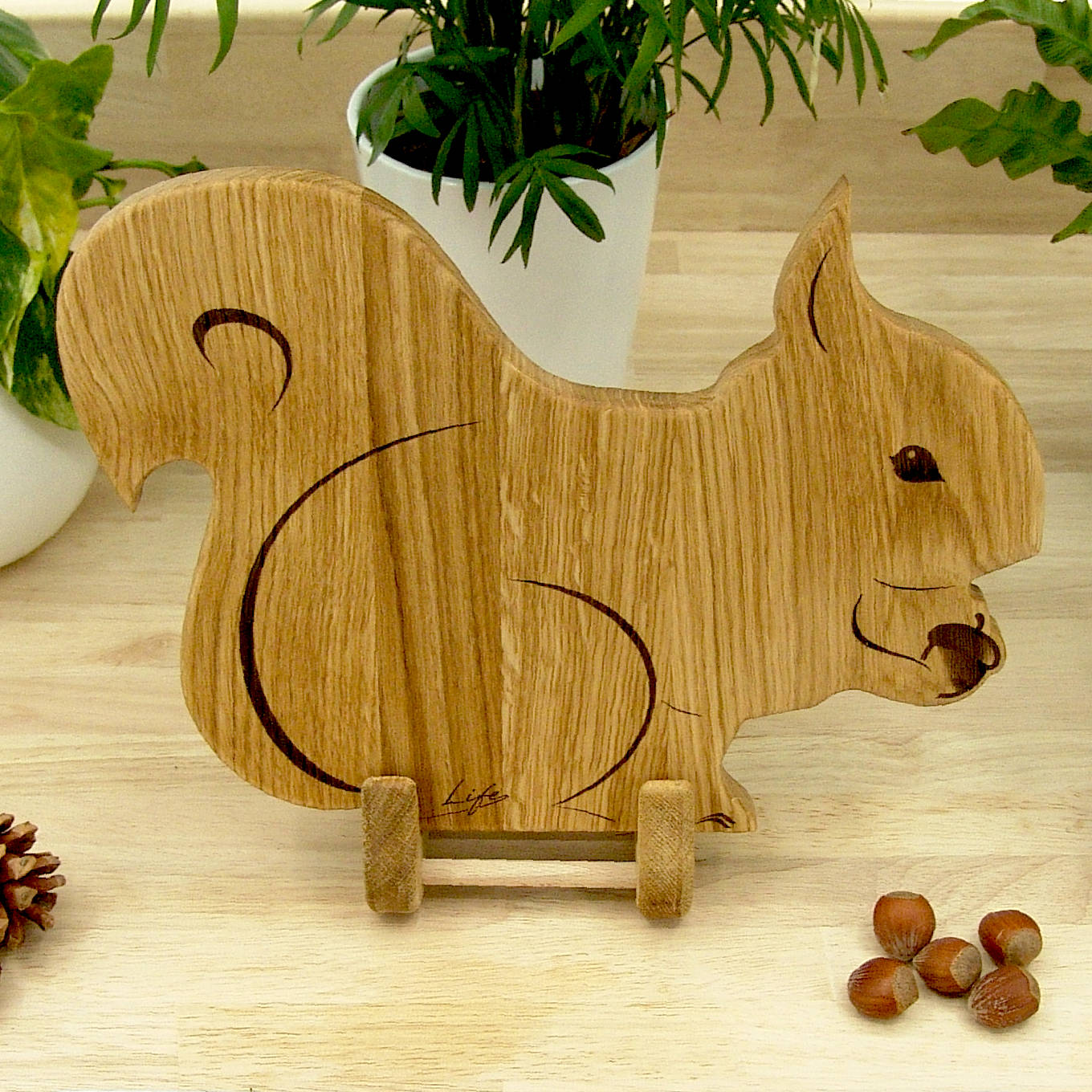 Squirrel Chopping Board - Oak, Wooden Hand Made - Image 5