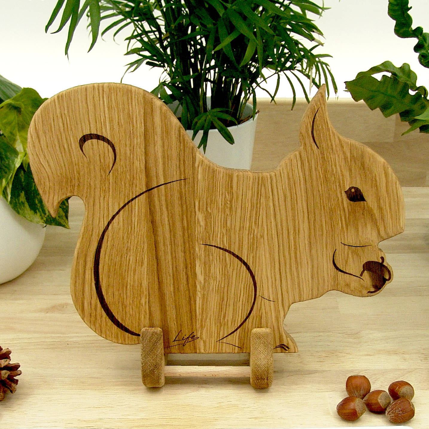 Squirrel Chopping Board - Oak, Wooden Hand Made - Image 4