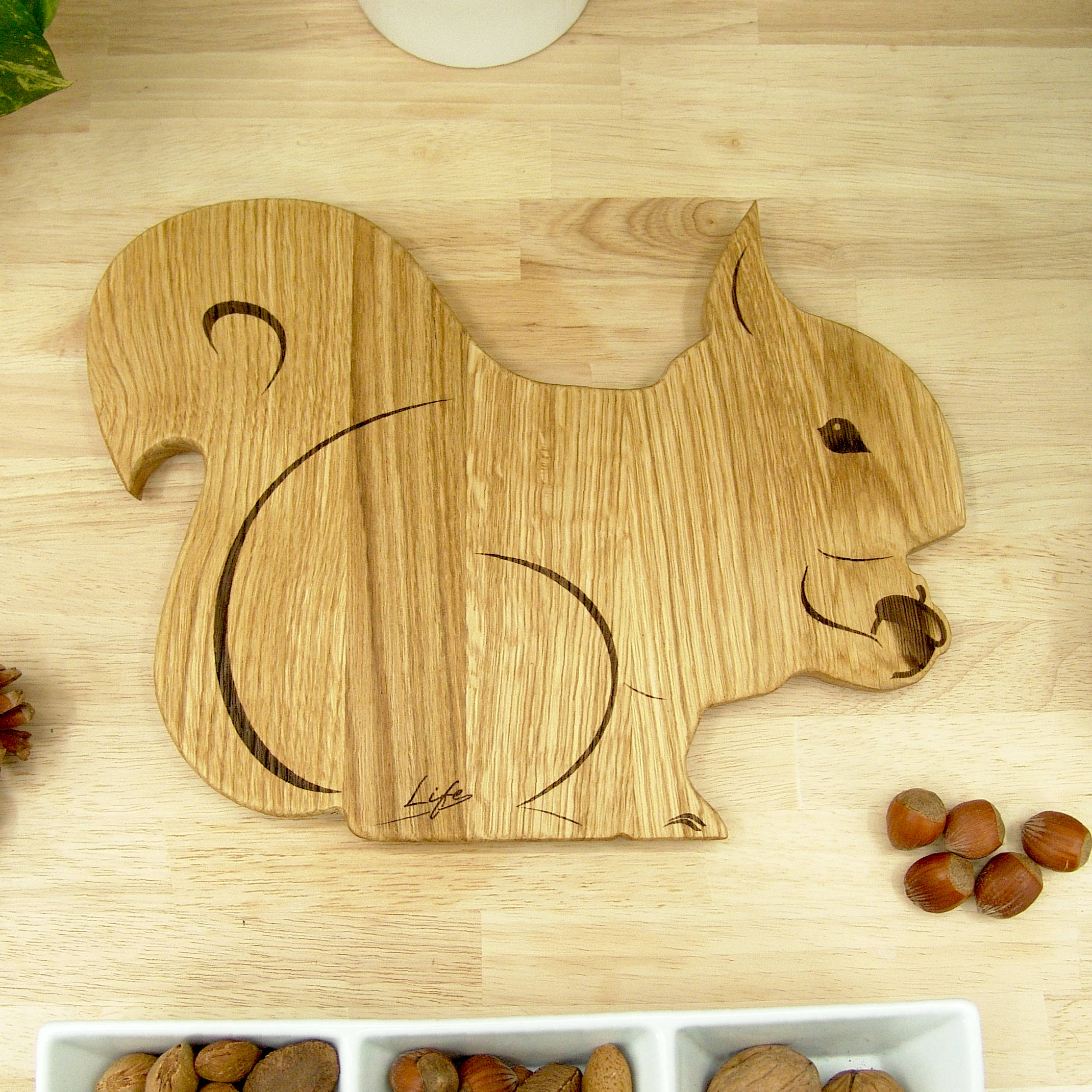 Squirrel Chopping Board - Oak, Wooden Hand Made