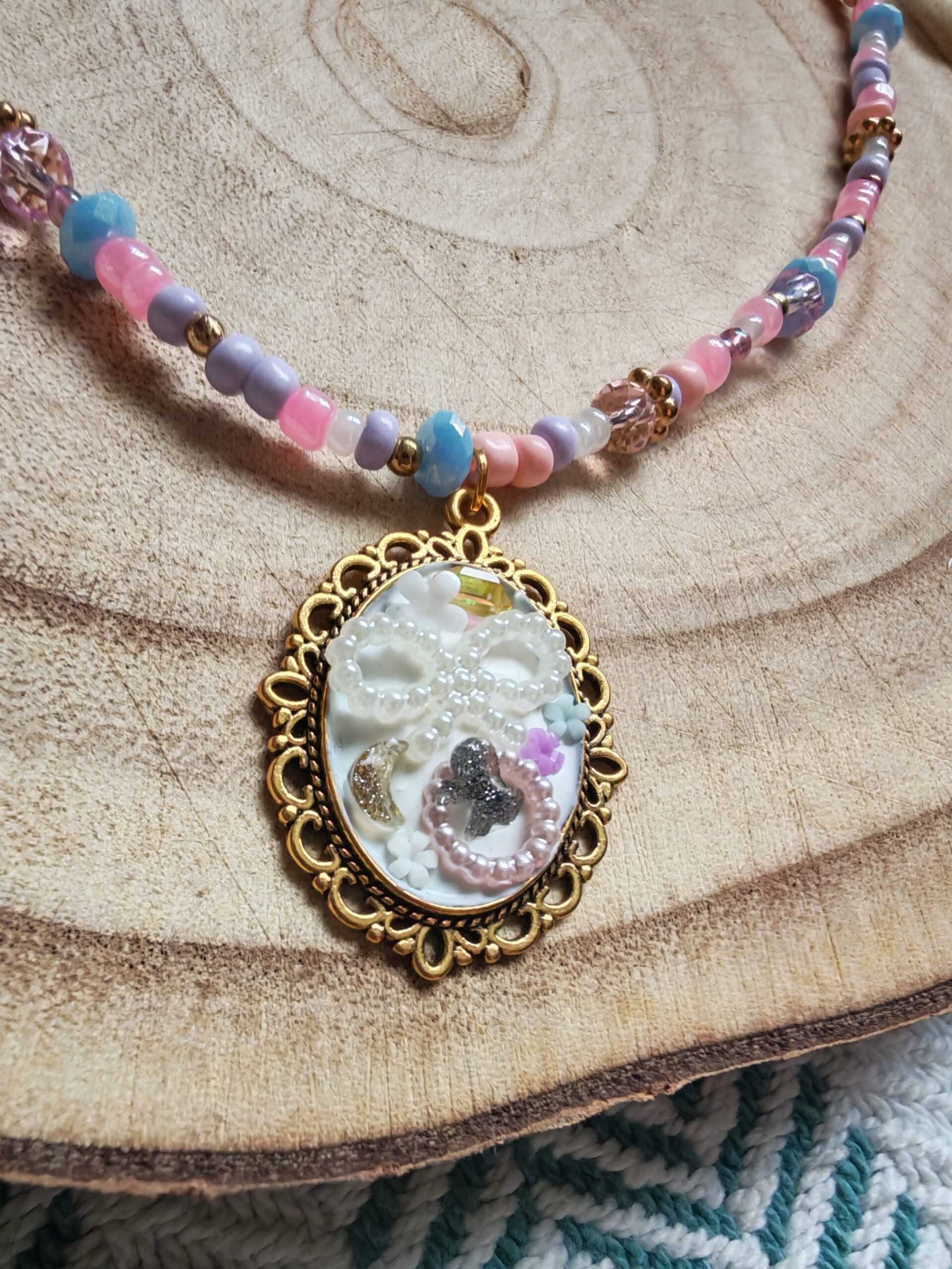 Girls beaded white bow pendant necklace