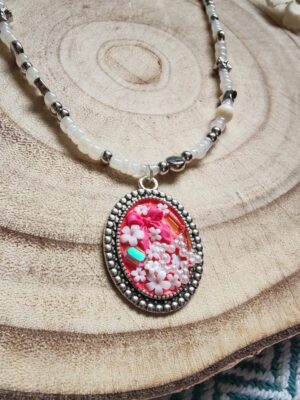 Girls beaded red flower pendant necklace