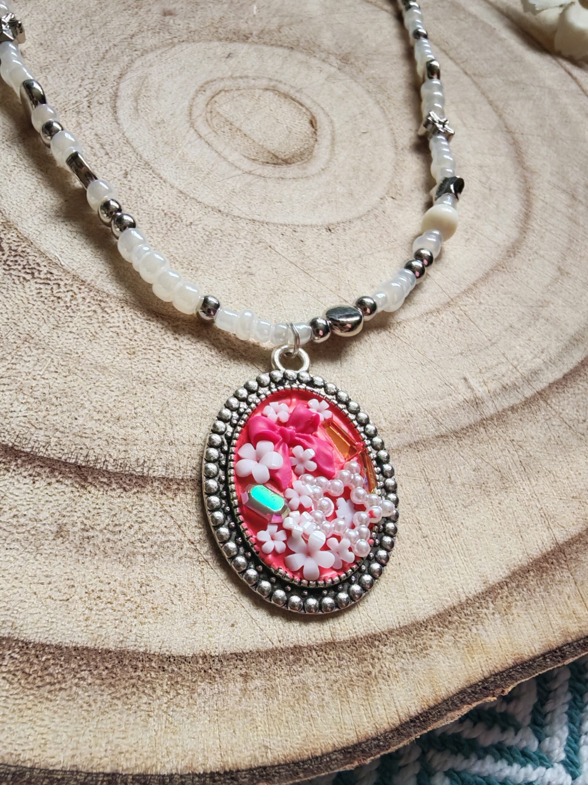 Girls beaded red flower pendant necklace