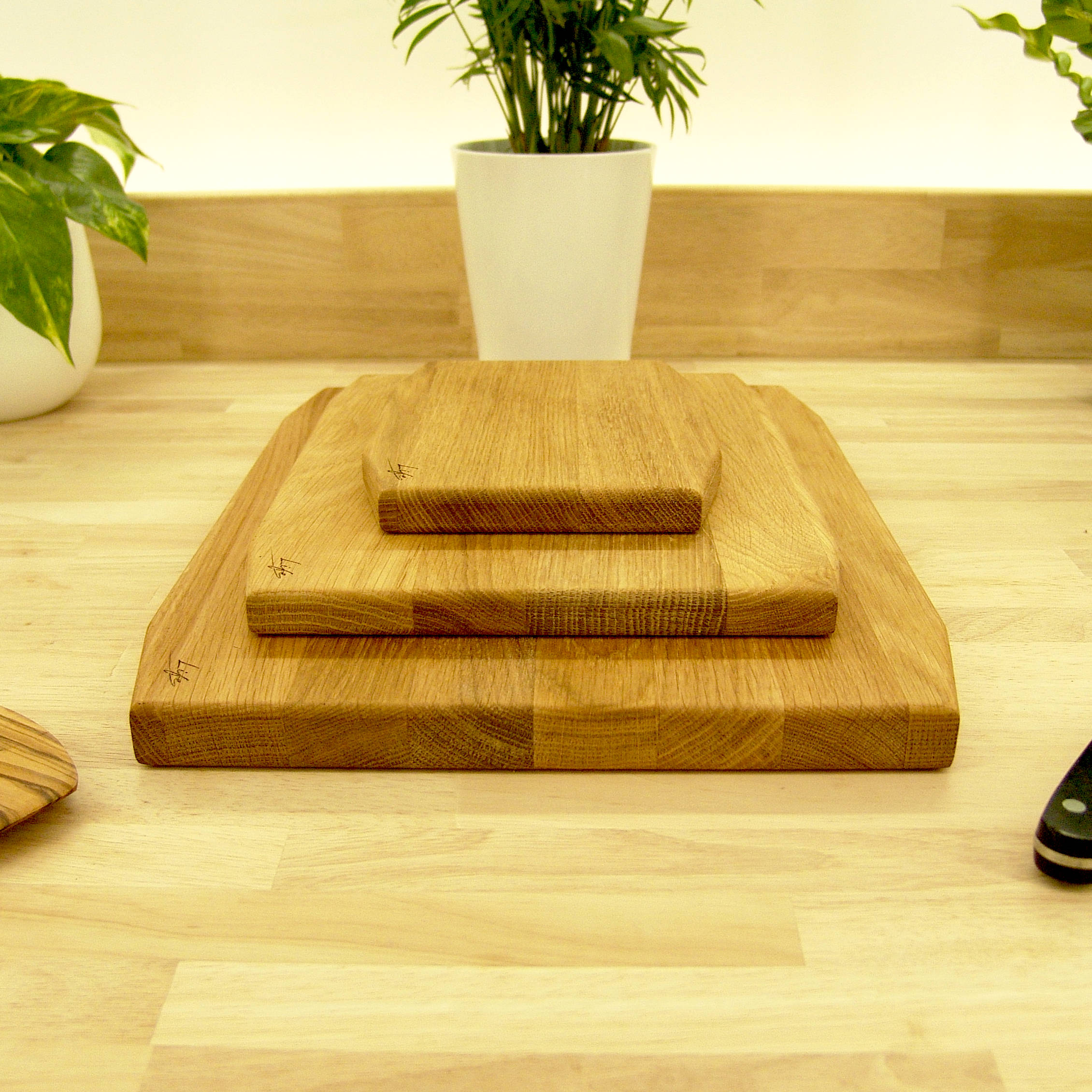 Set of 3 Solid Oak Chopping Boards – Large, Medium & Small - Image 10