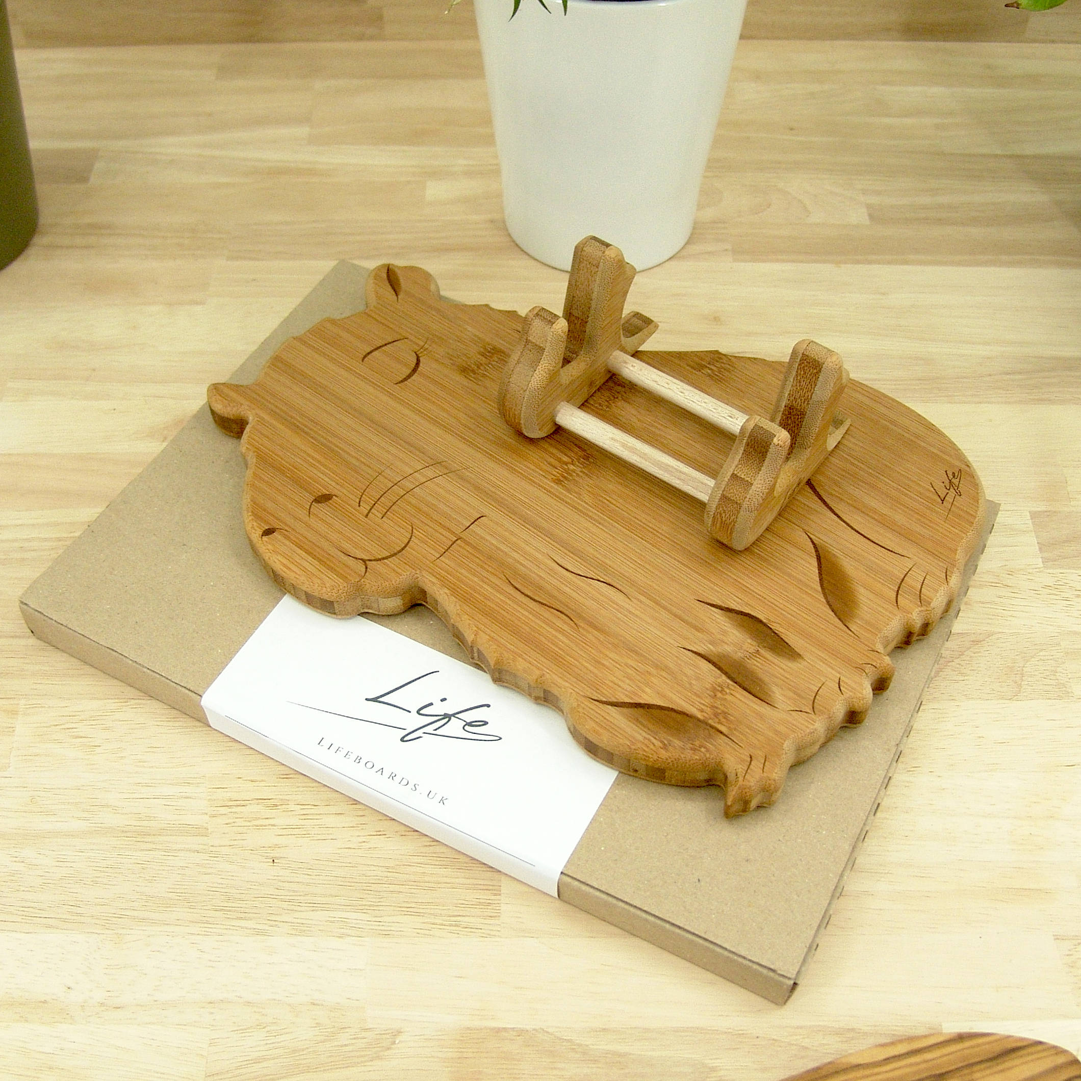 Capybara Chopping Board – Handmade Bamboo Cutting & Serving Board - Image 3
