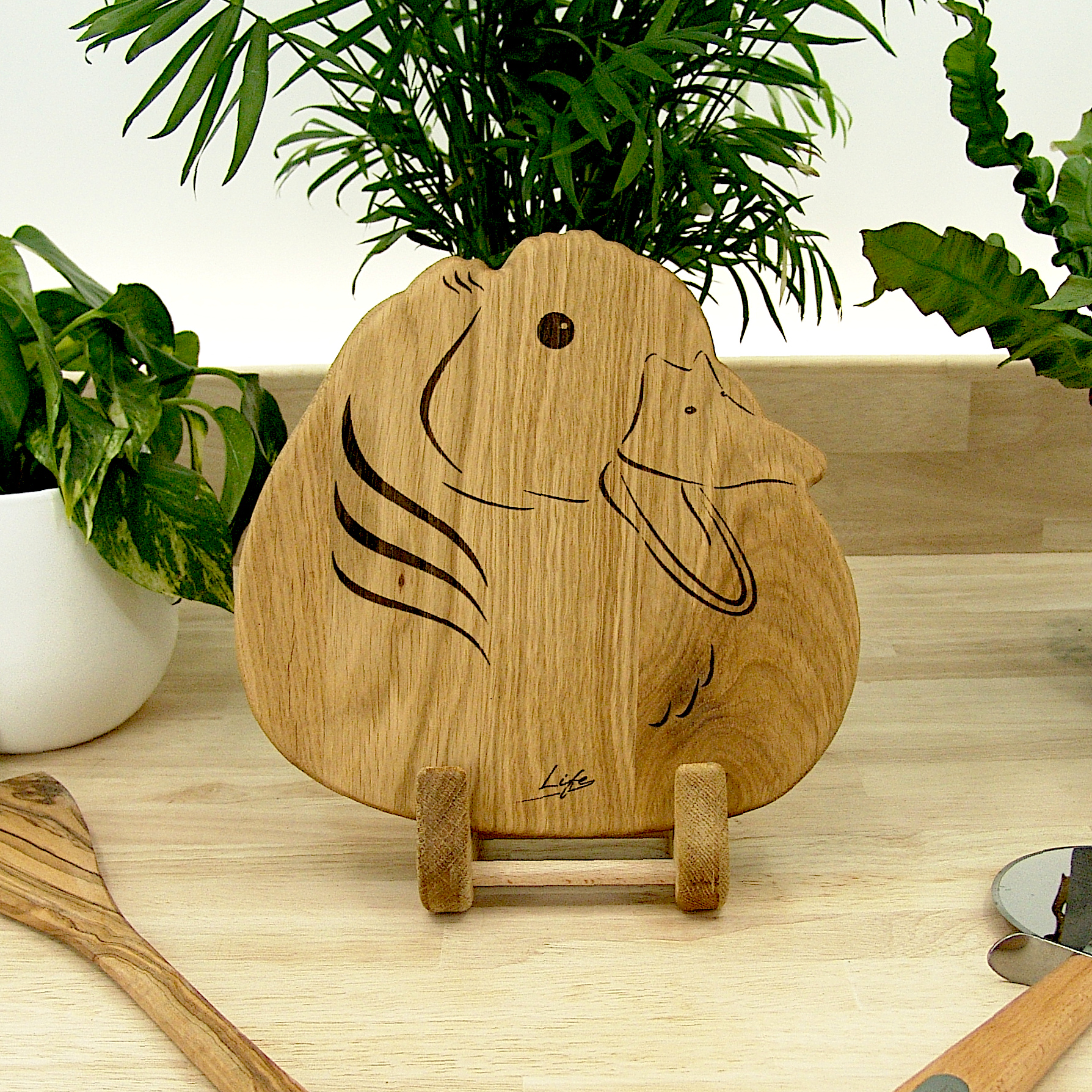 Handmade Oak Duck Chopping Board – Wooden Serving Board, Made in Wales - Image 10