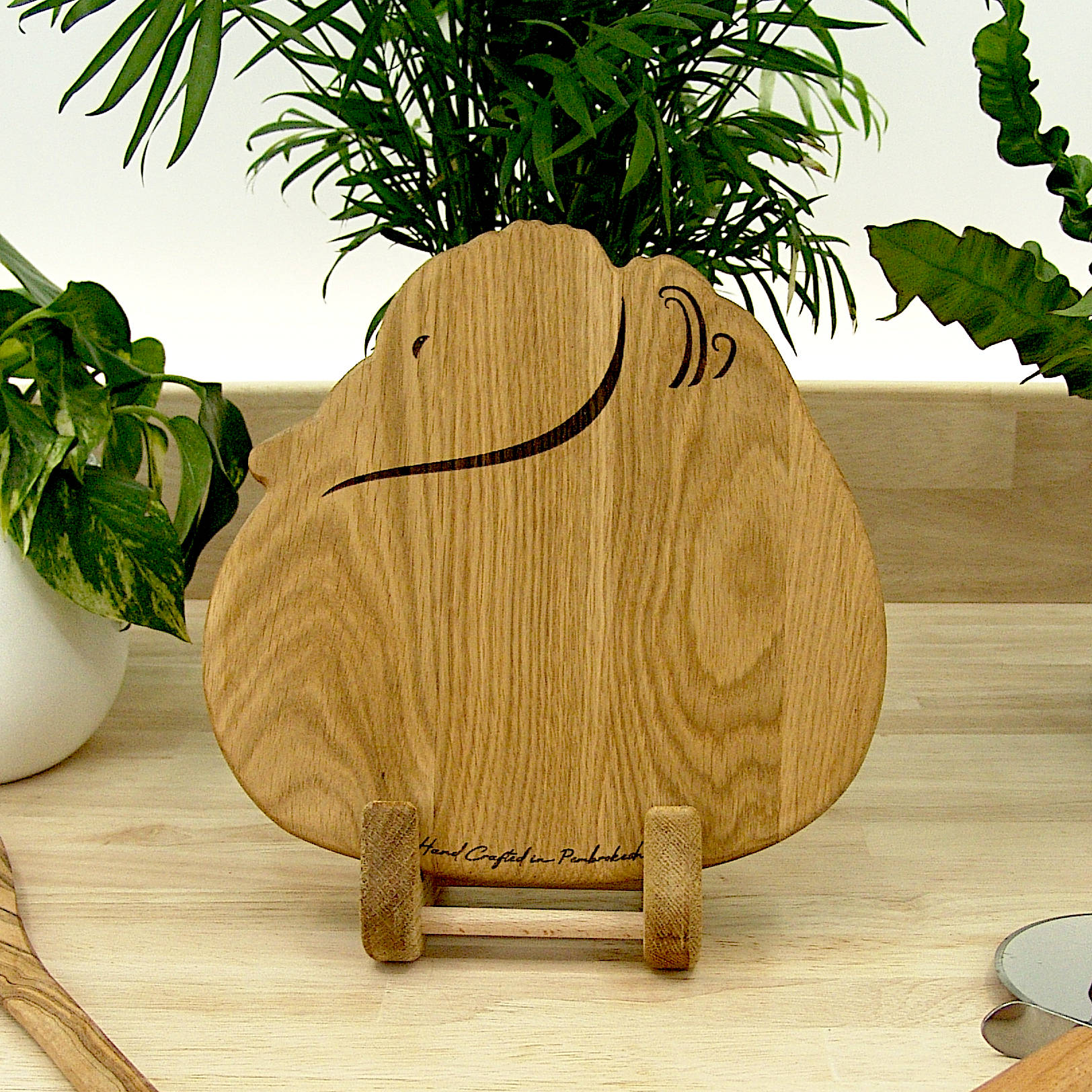 Handmade Oak Duck Chopping Board – Wooden Serving Board, Made in Wales - Image 15
