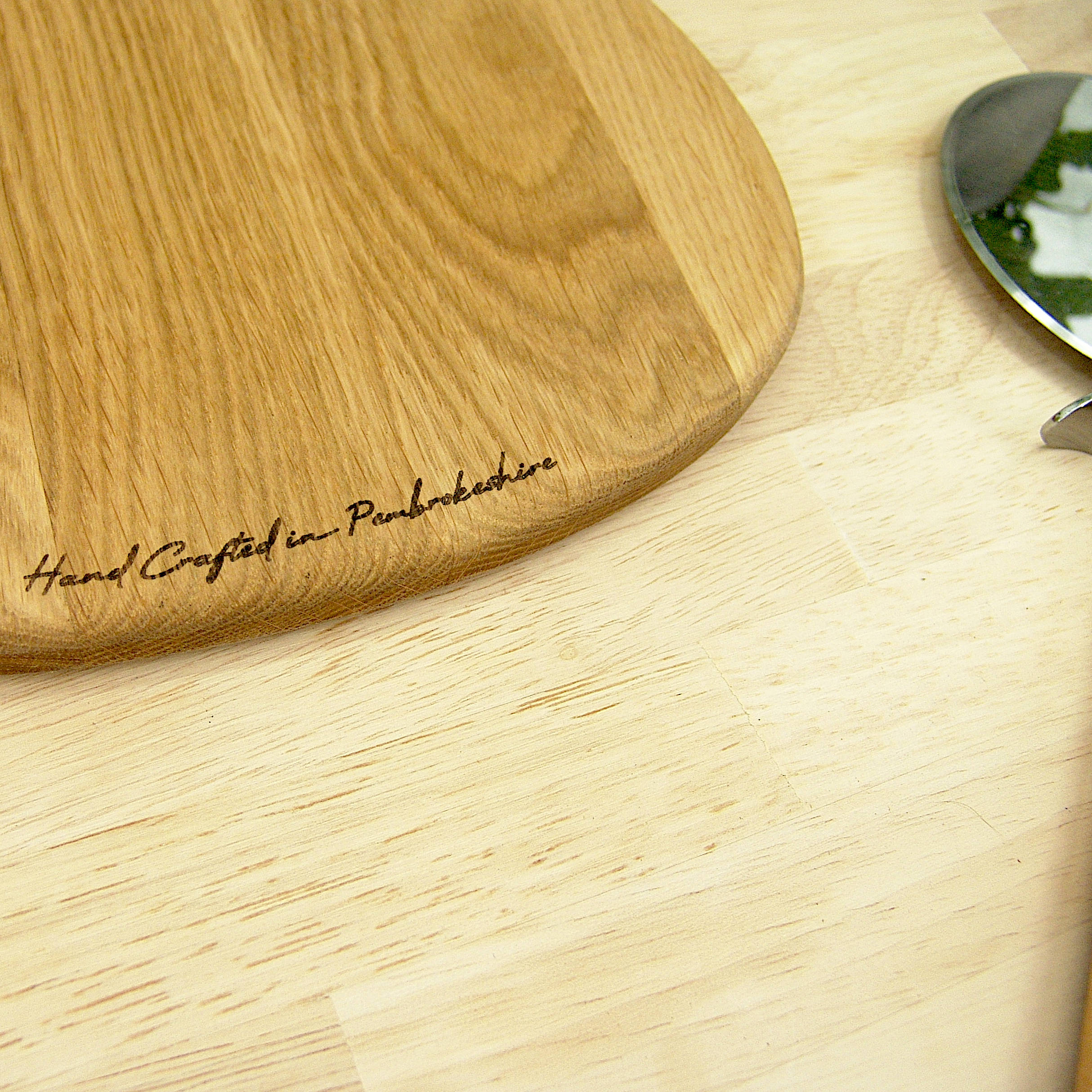 Handmade Oak Duck Chopping Board – Wooden Serving Board, Made in Wales - Image 9