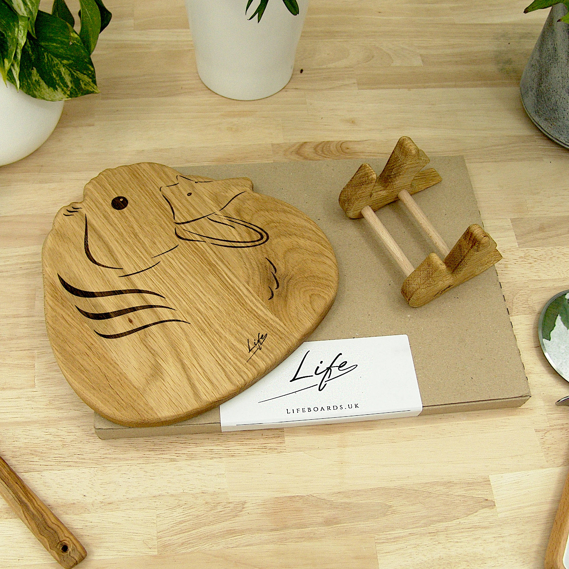 Handmade Oak Duck Chopping Board – Wooden Serving Board, Made in Wales - Image 3
