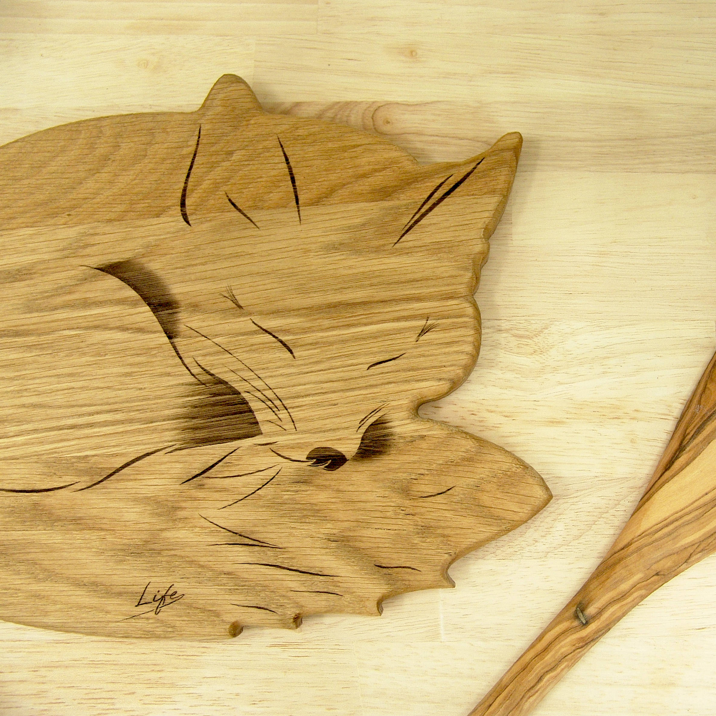 Handmade Fox Chopping Board in British Oak – Wooden Fox Gift - Image 6